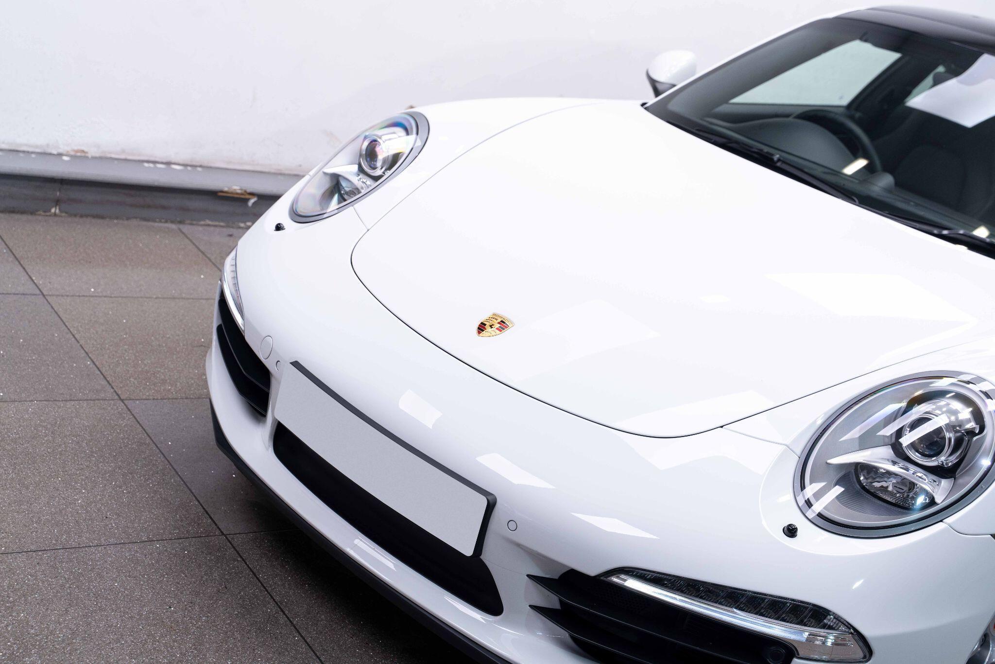 Porsche 911 - Image 11