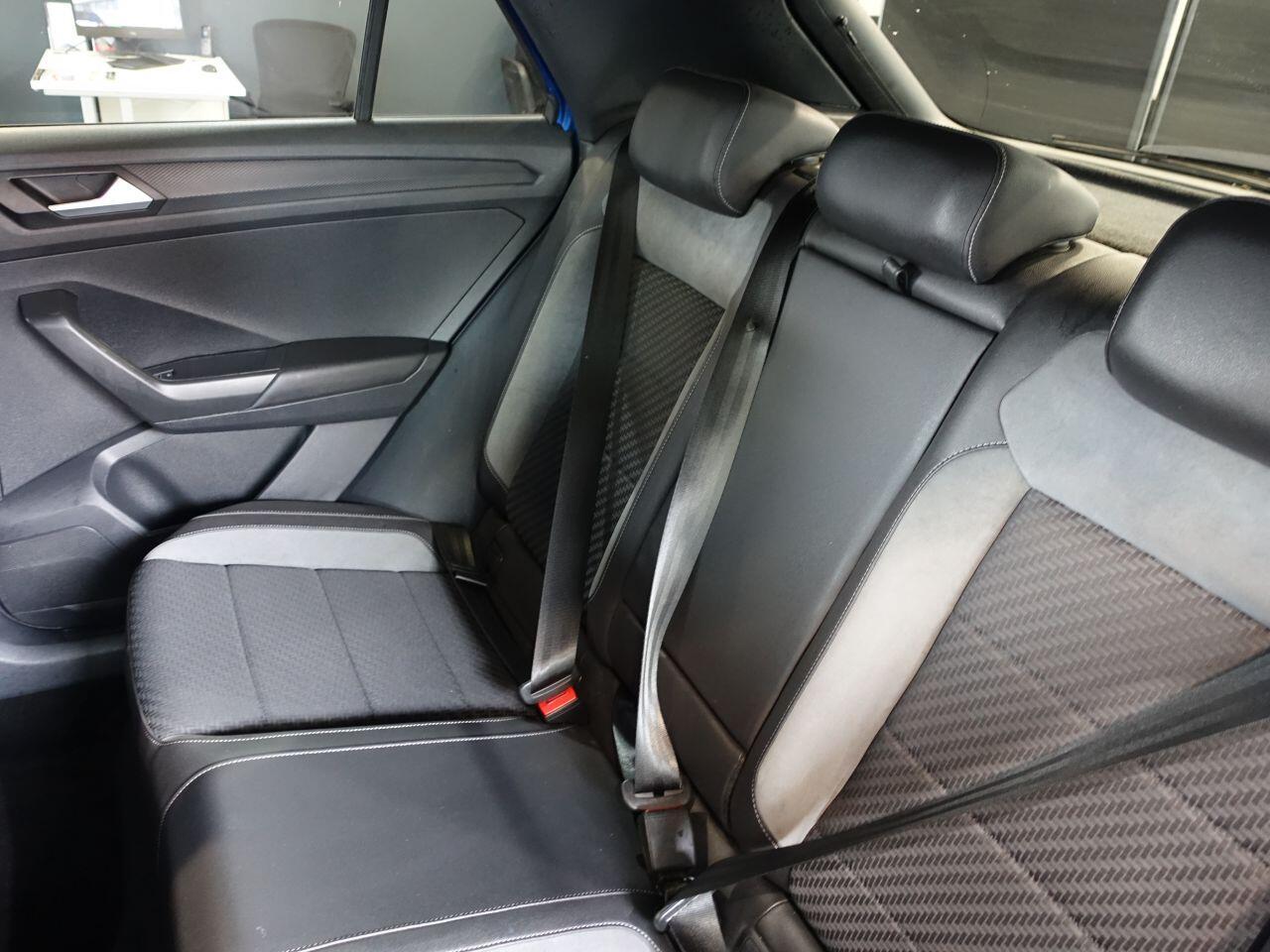 Volkswagen T-Roc - Image 17