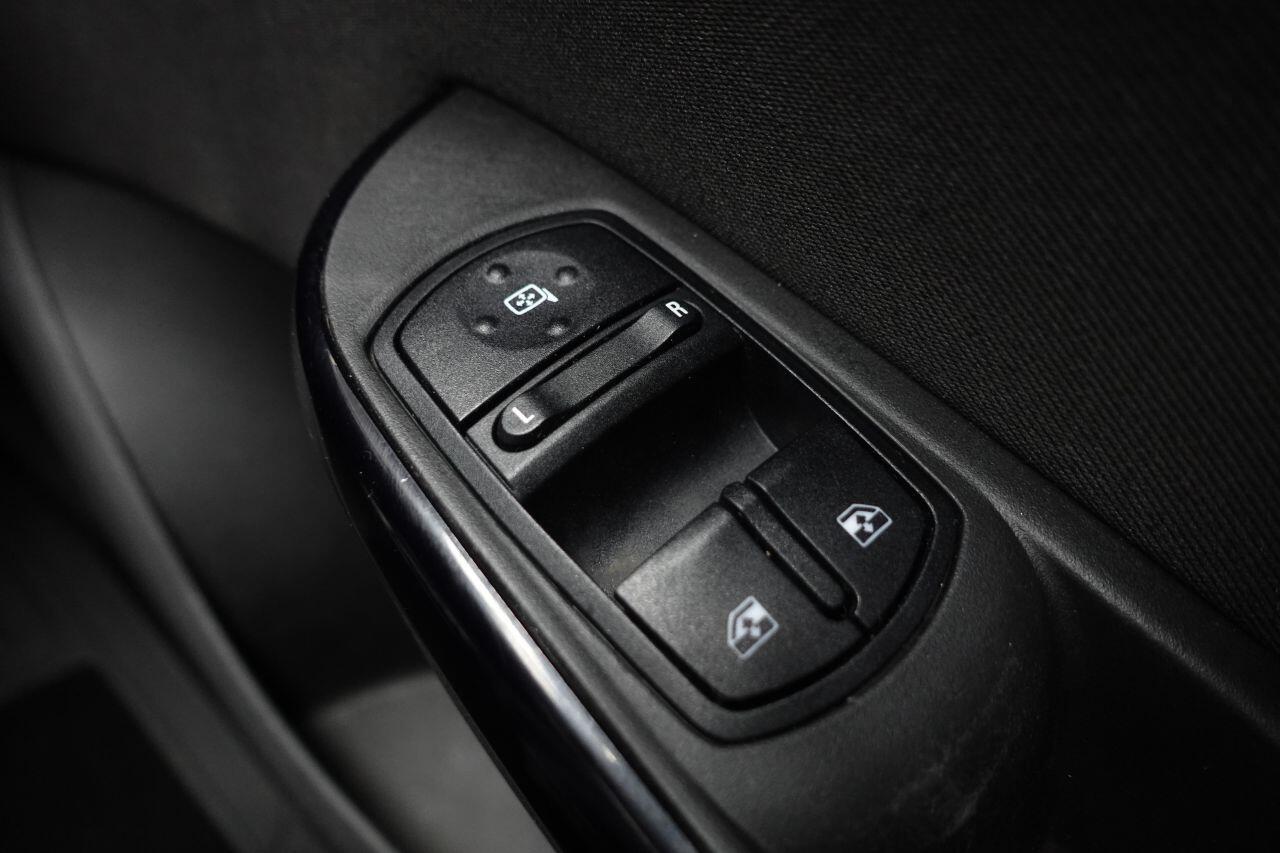 Vauxhall Corsa - Image 35