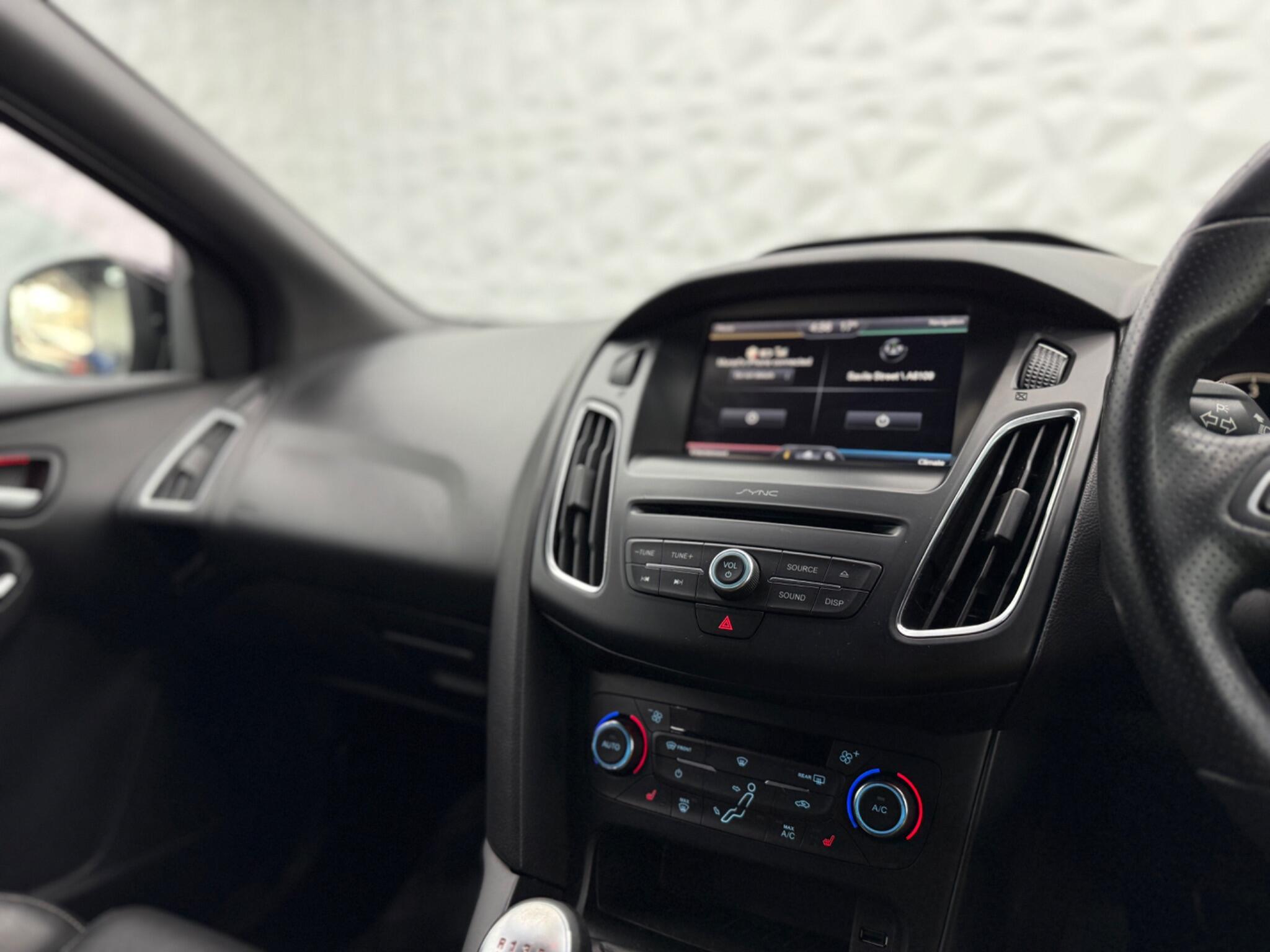 Ford Focus - Image 33