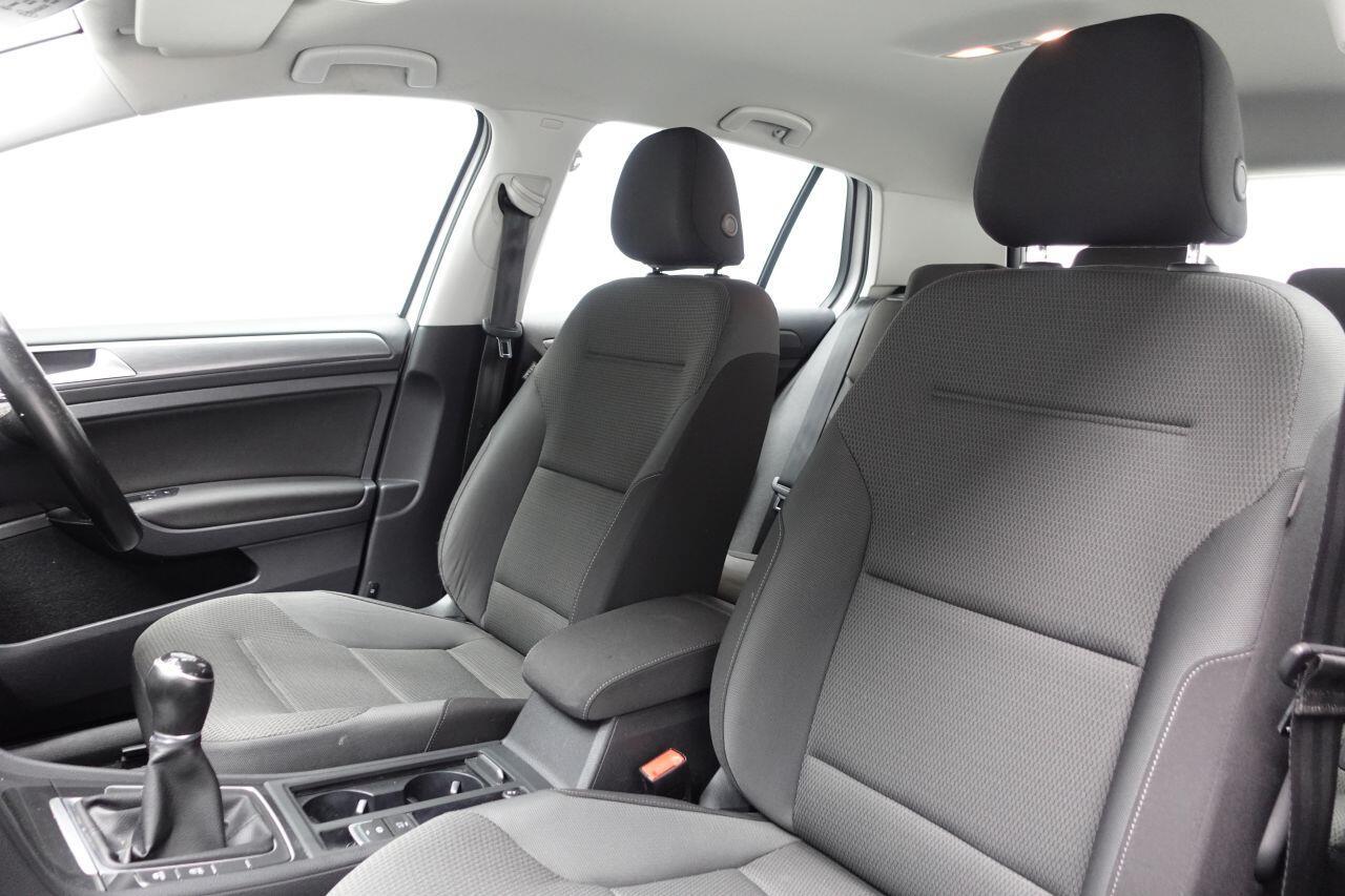 Volkswagen Golf - Image 17