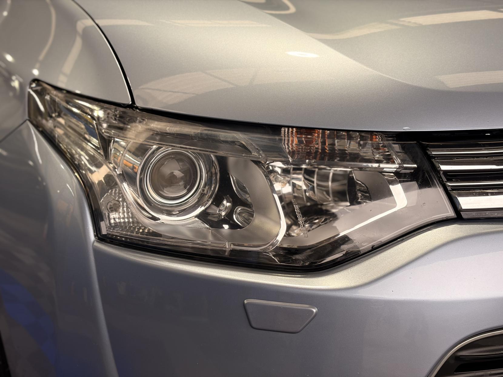 Mitsubishi Outlander - Image 9