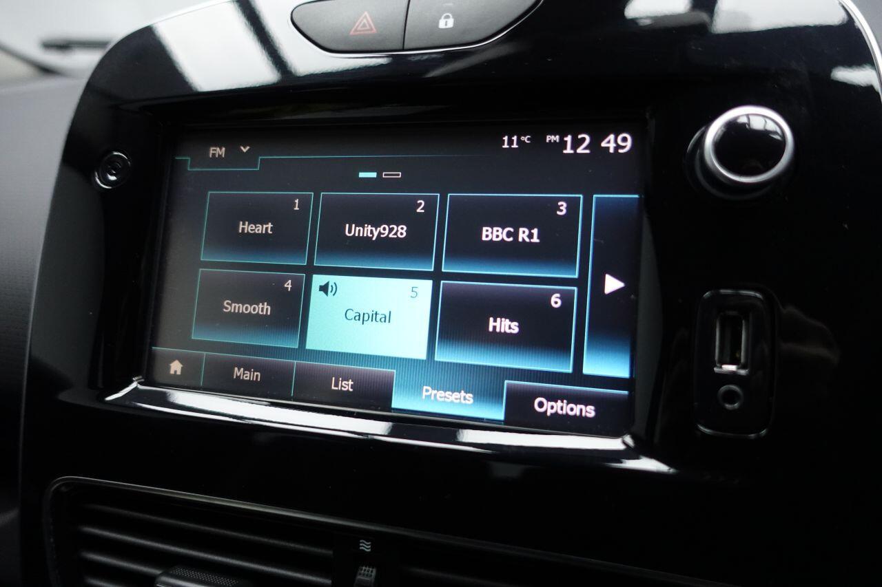 Renault Clio - Image 23