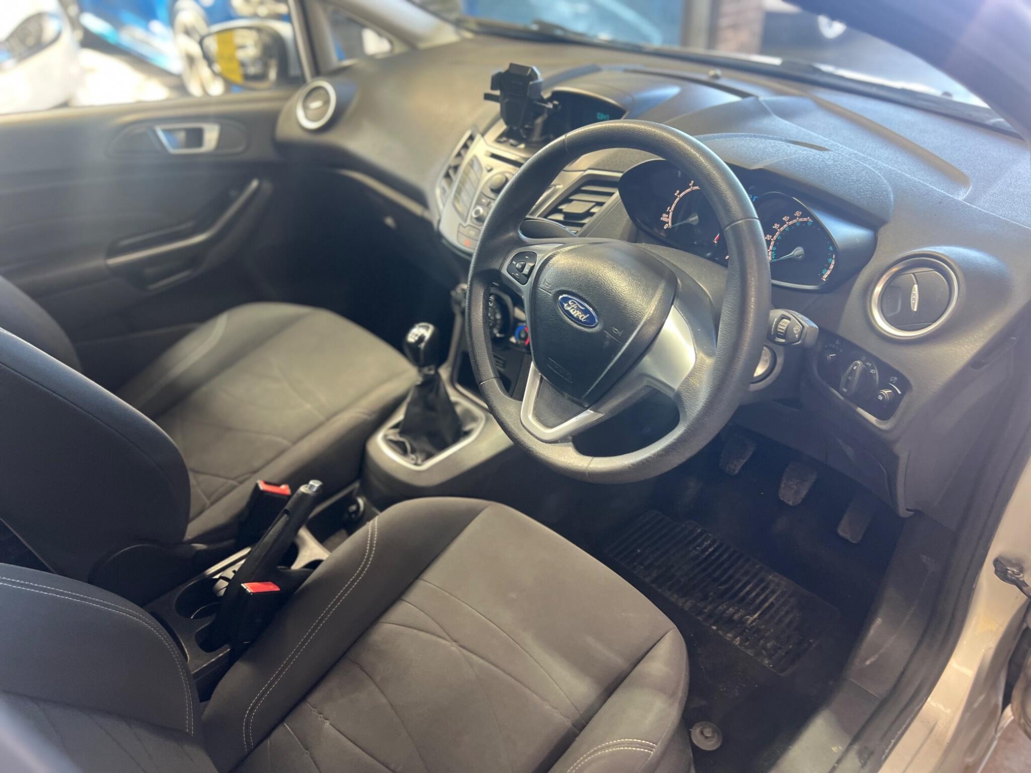 Ford Fiesta - Image 14