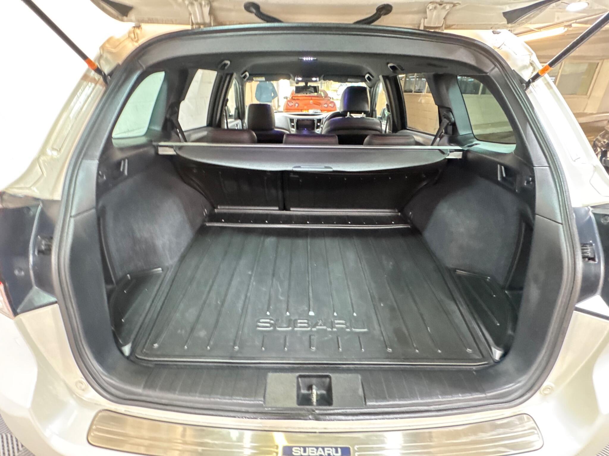 Subaru Legacy - Image 15