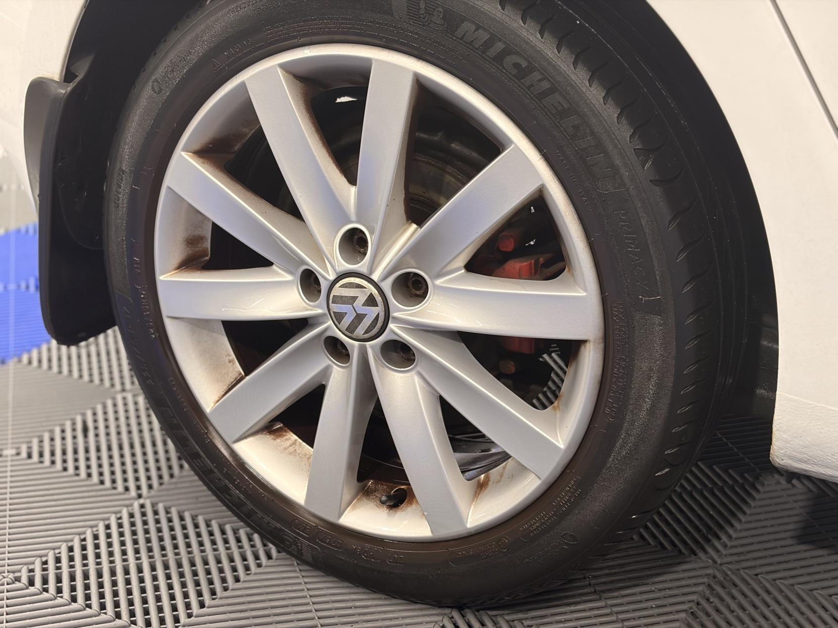 Volkswagen Golf - Image 14