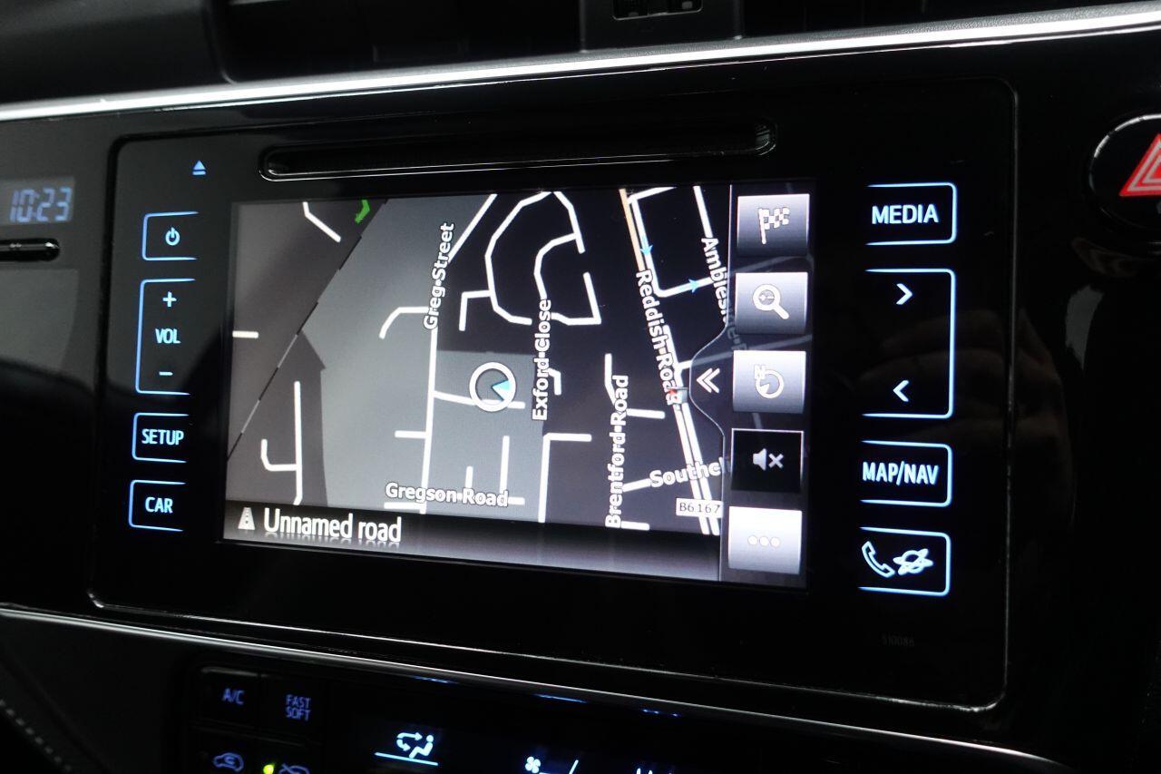 Toyota Auris - Image 2