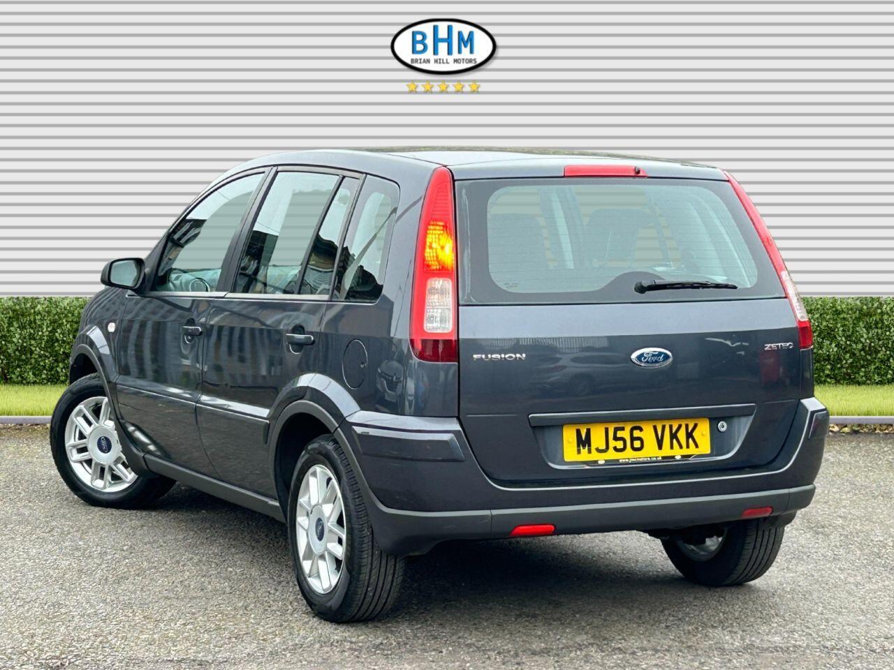 Ford Fusion - Image 13