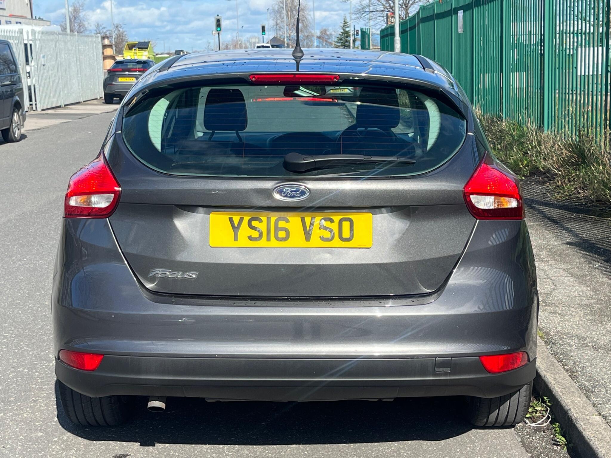 Ford Focus - Image 17