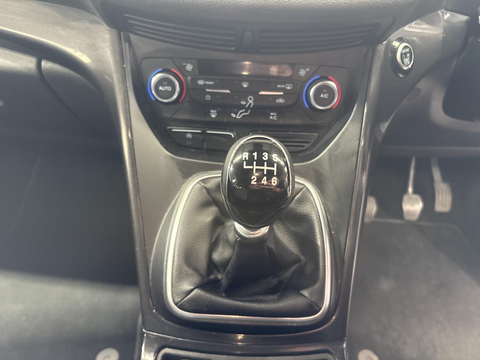 Ford Kuga - Image 15