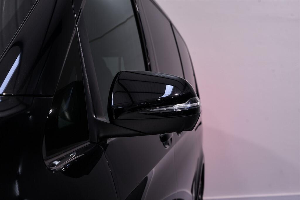 Mercedes V Class - Image 11