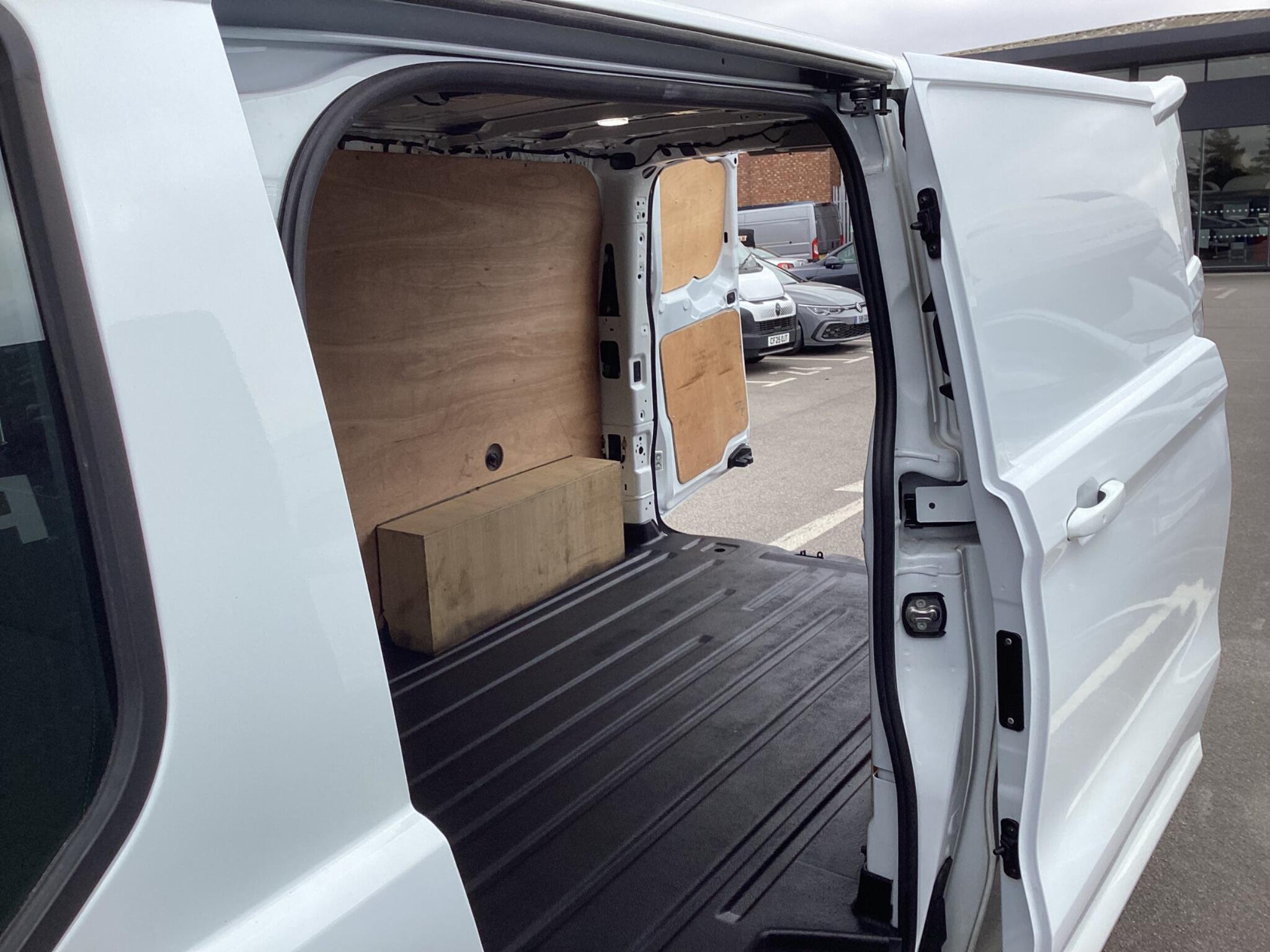 Ford Transit Custom - Image 4