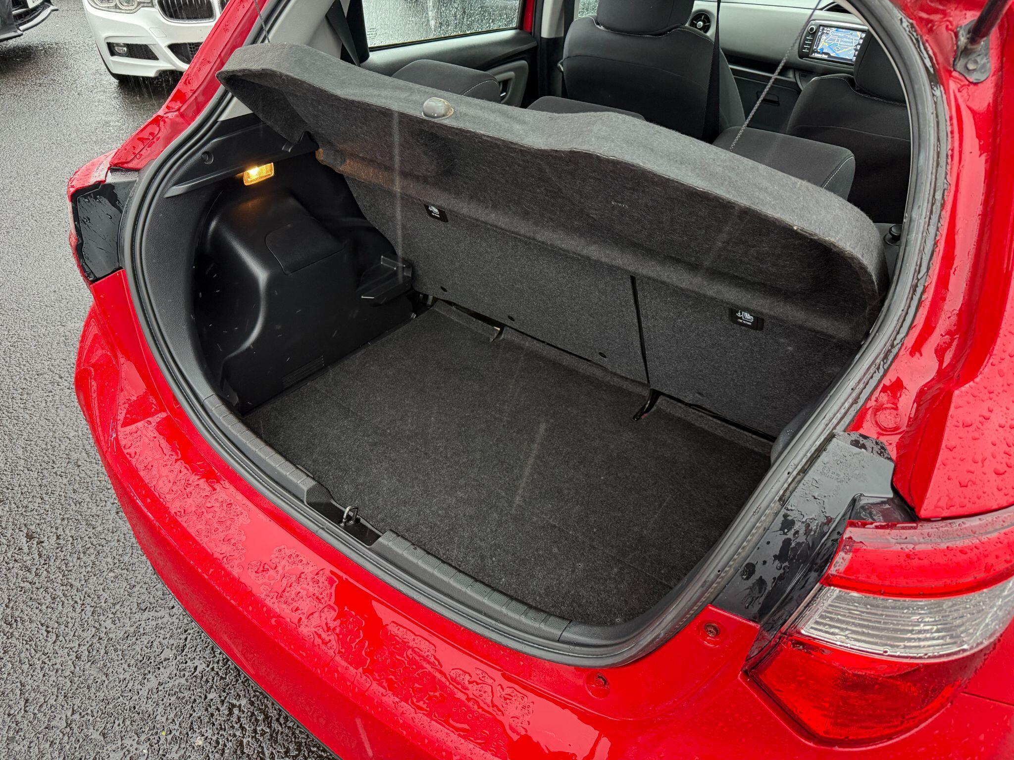 Toyota Yaris - Image 59