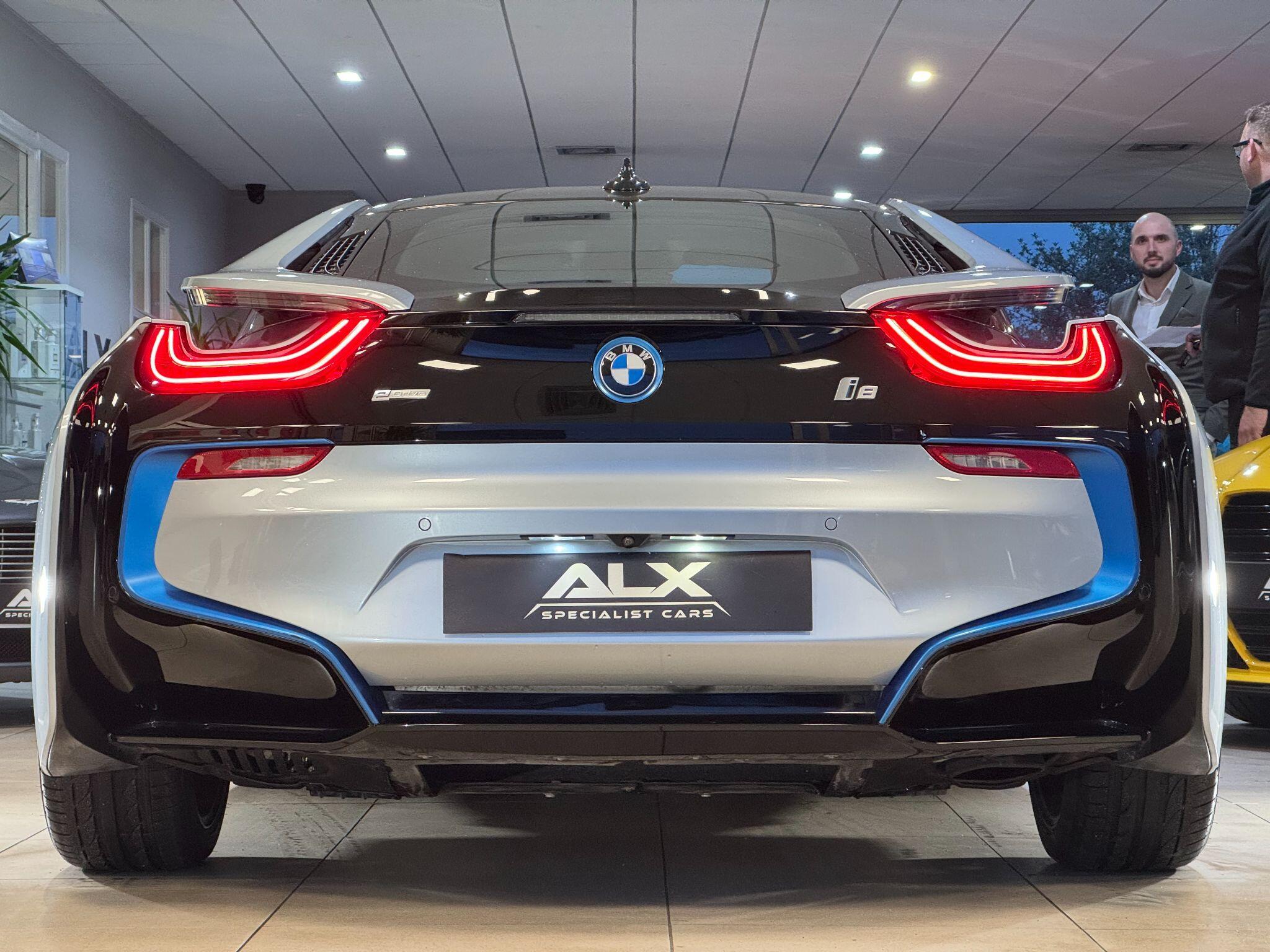 BMW i8 - Image 17