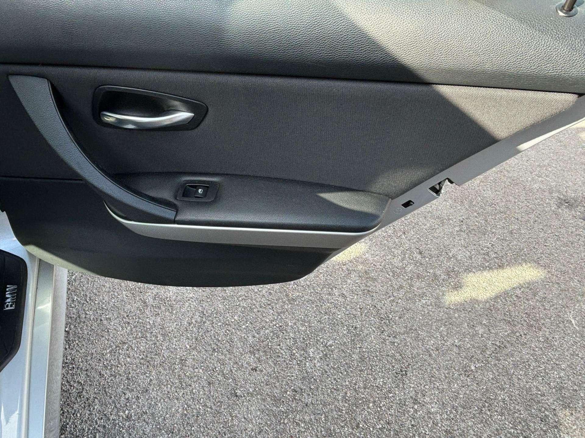 BMW 3 Series - Image 32