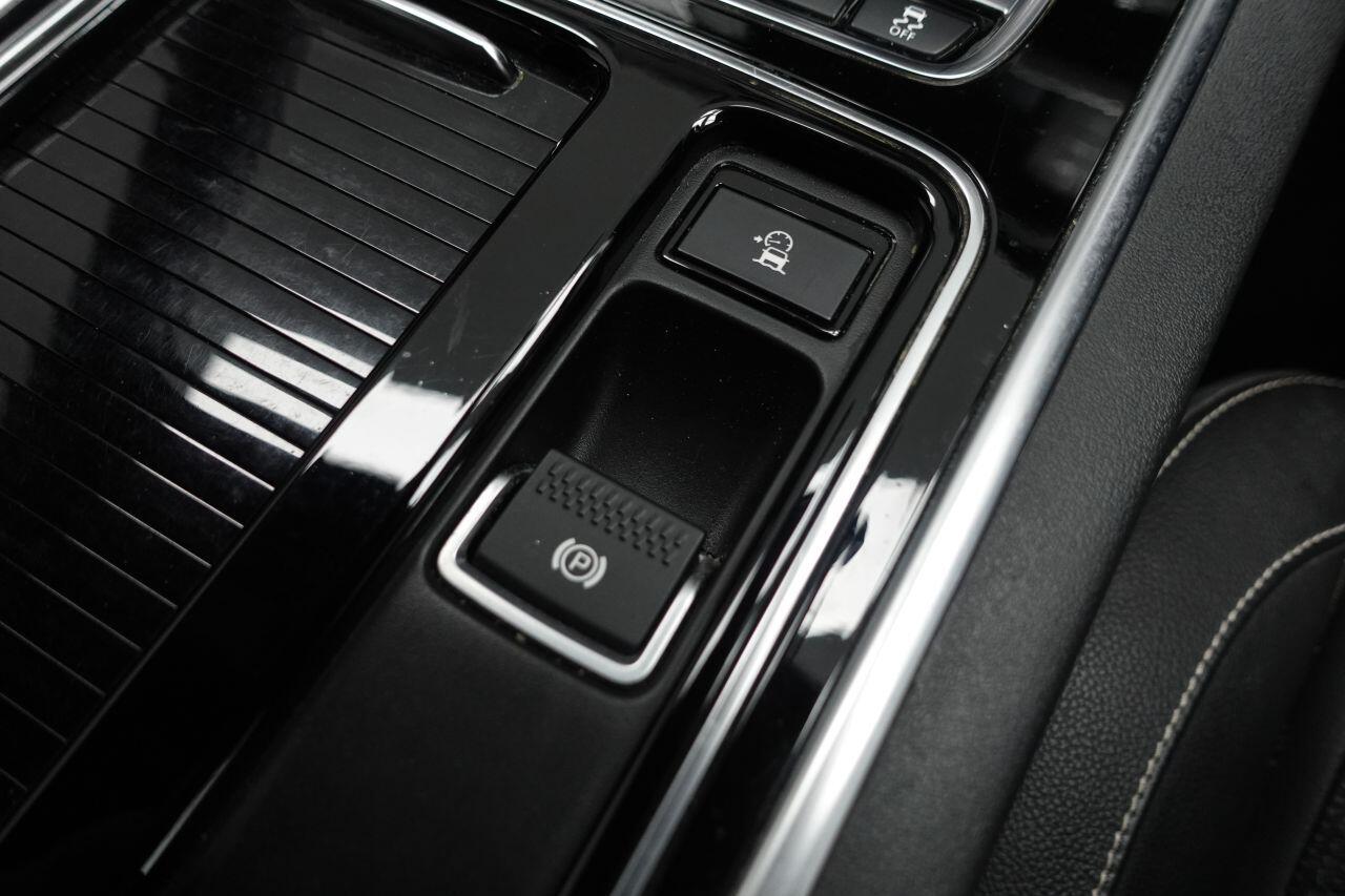 Jaguar XF - Image 42