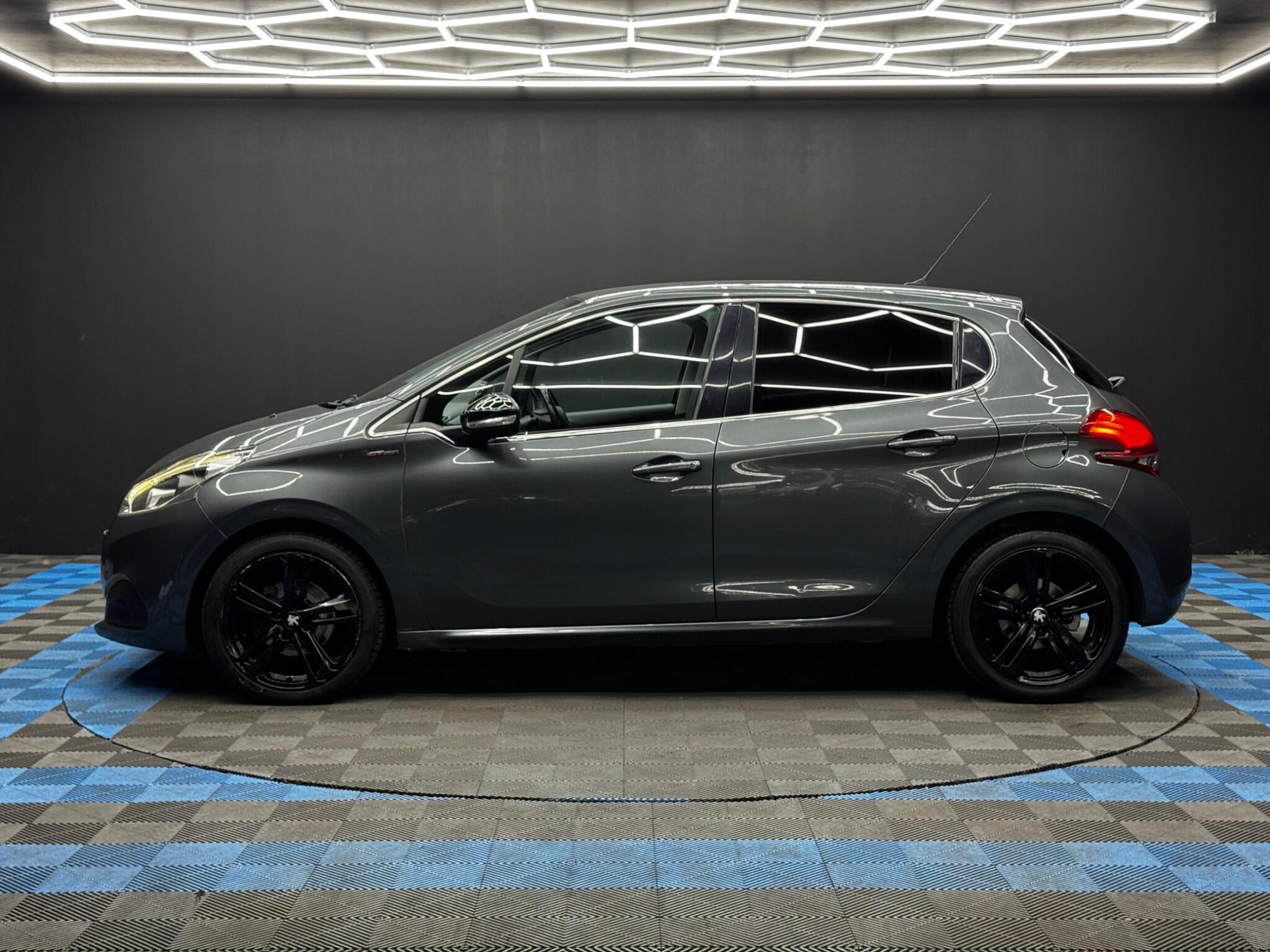 Peugeot 208 - Image 8