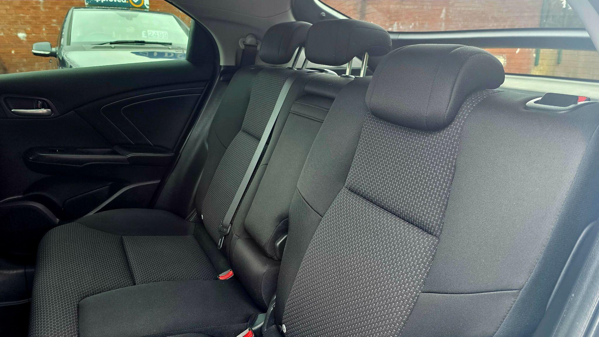 Honda Civic - Image 17