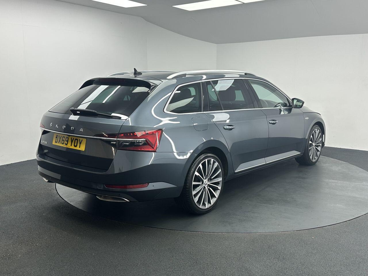 Skoda Superb - Image 10