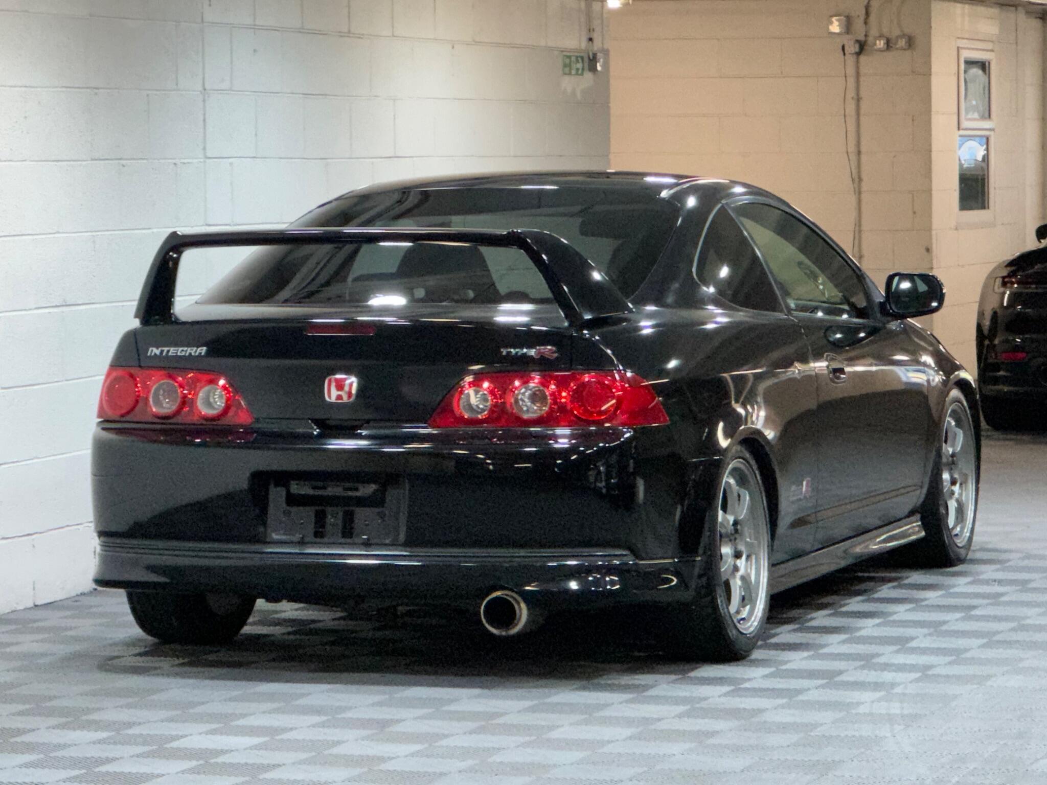 Honda INTEGRA - Image 4