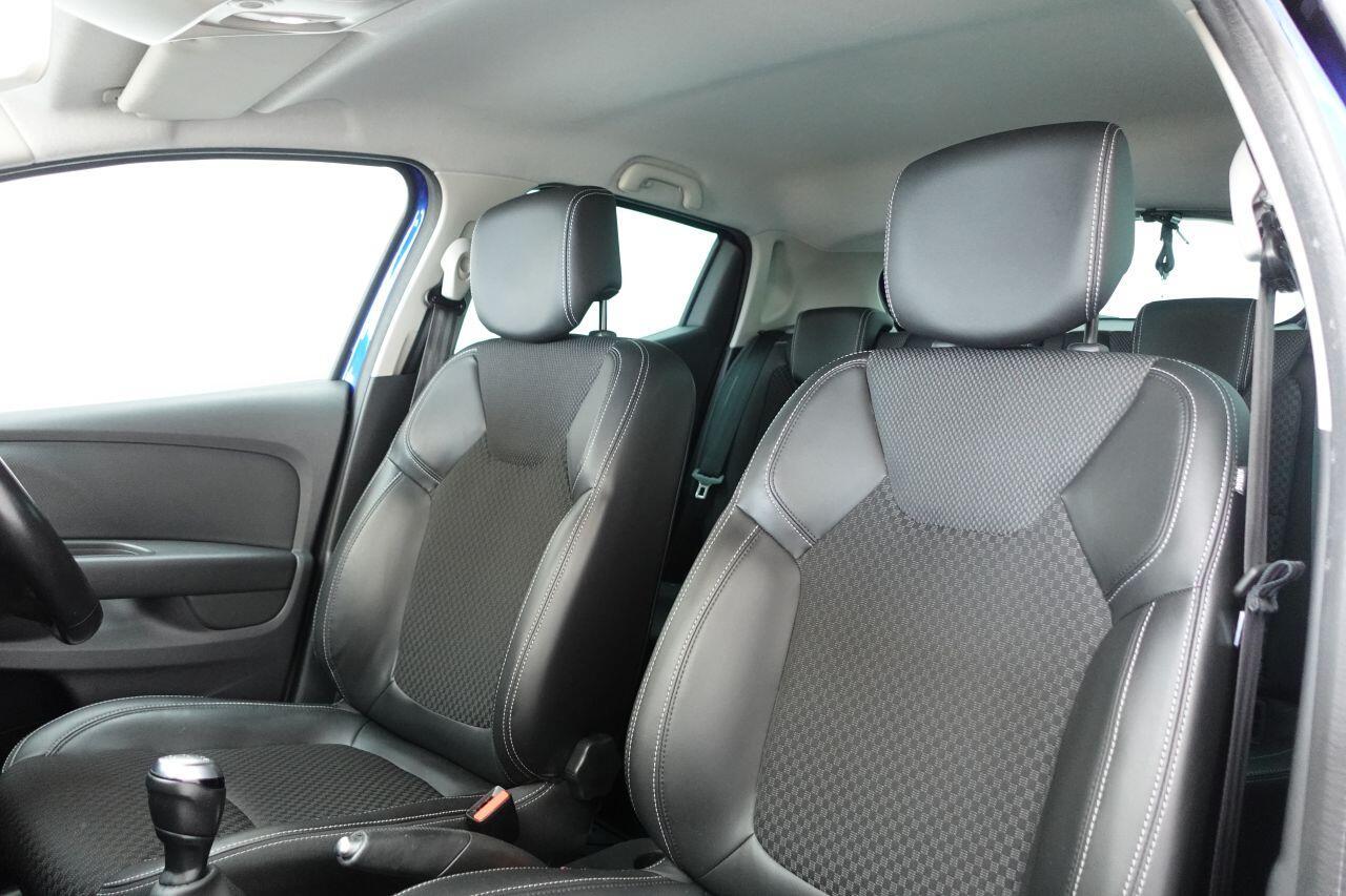 Renault Clio - Image 17