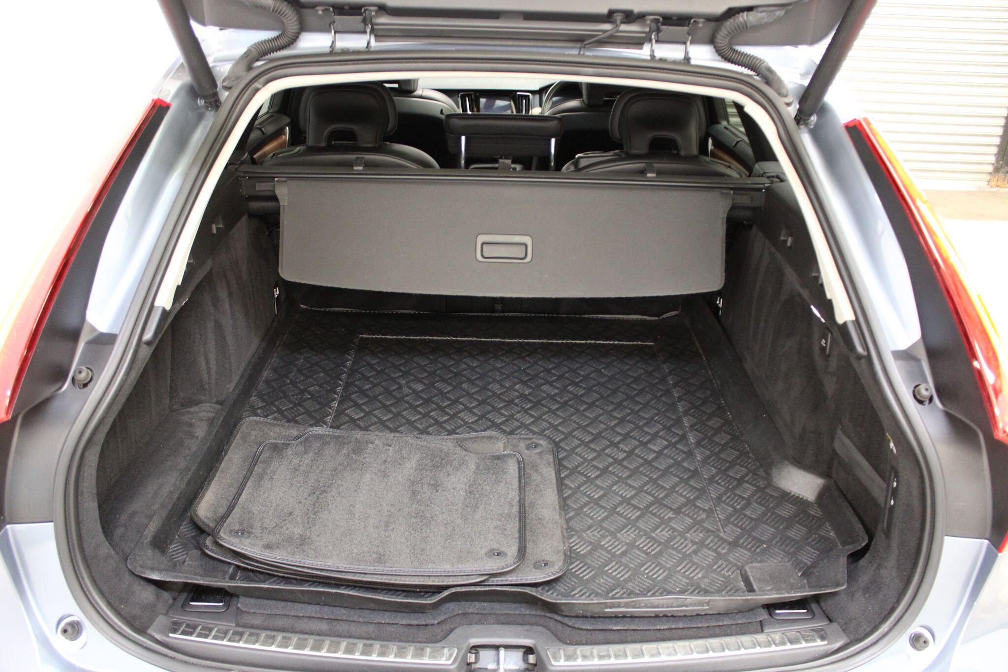 Volvo V90 - Image 16
