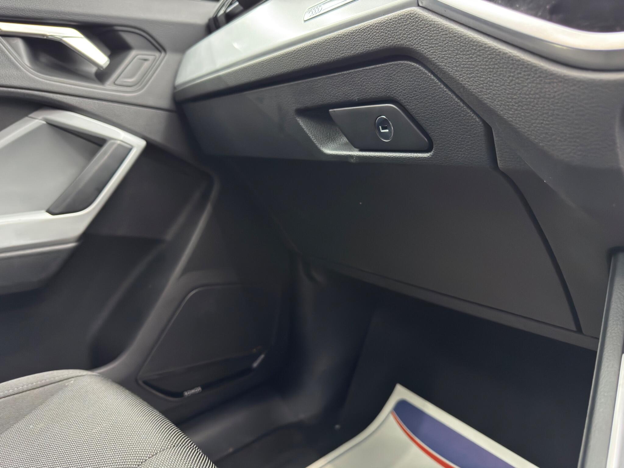 Audi Q3 - Image 39