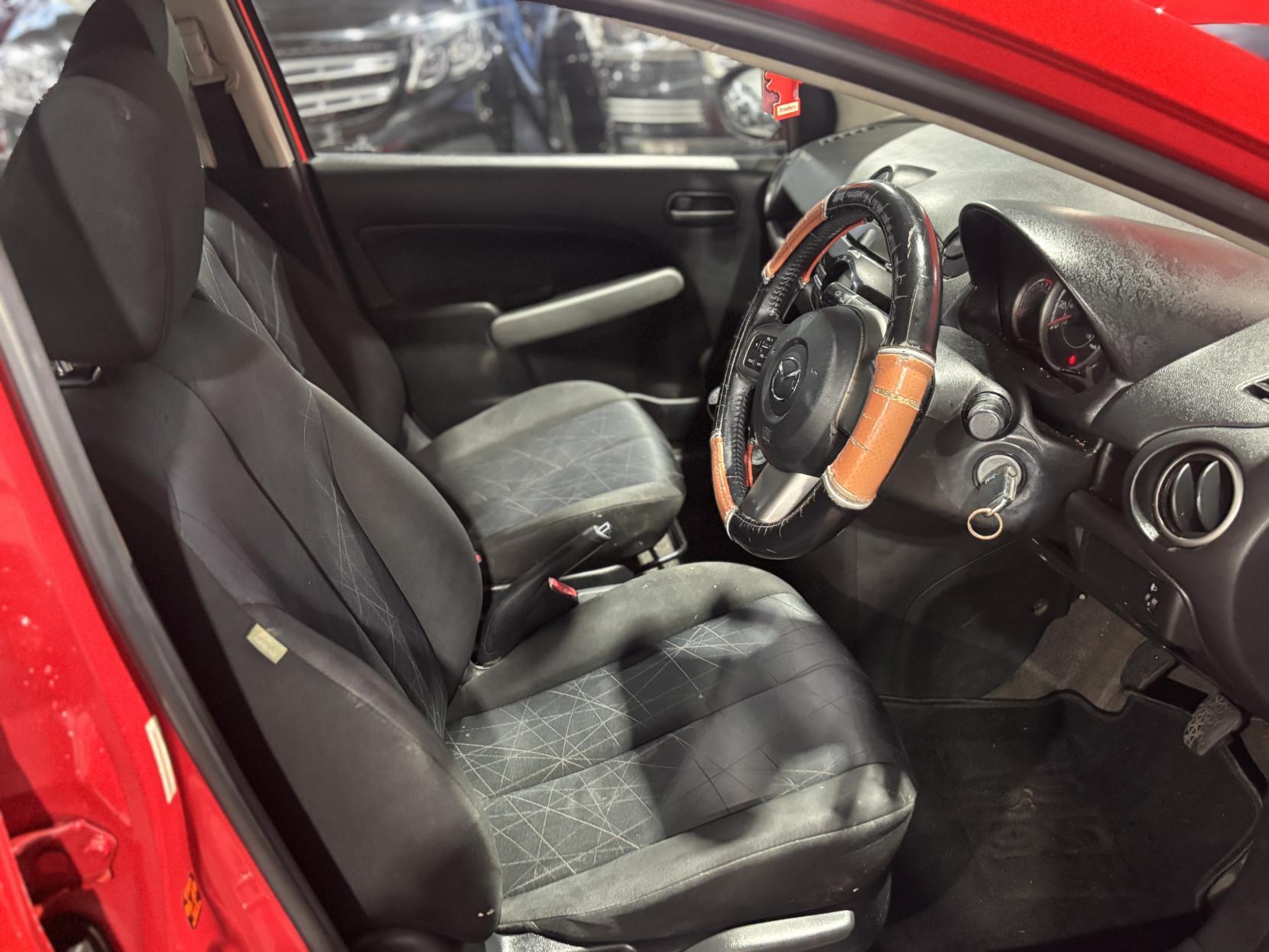 Mazda MAZDA2 - Image 14