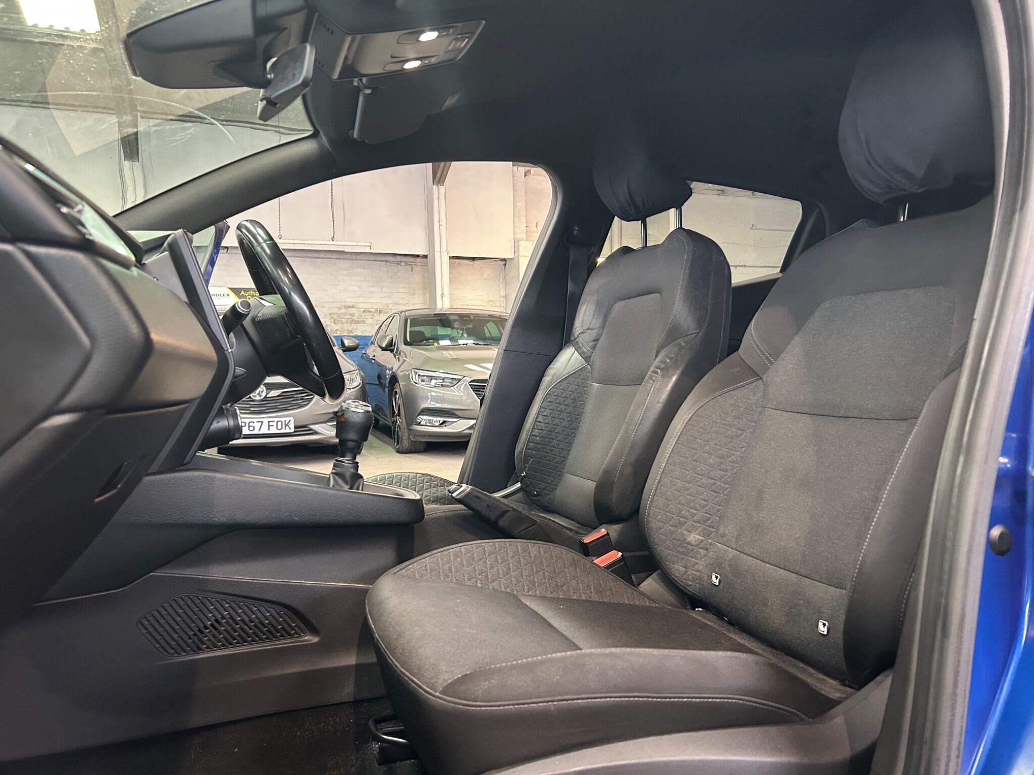 Renault Clio - Image 29