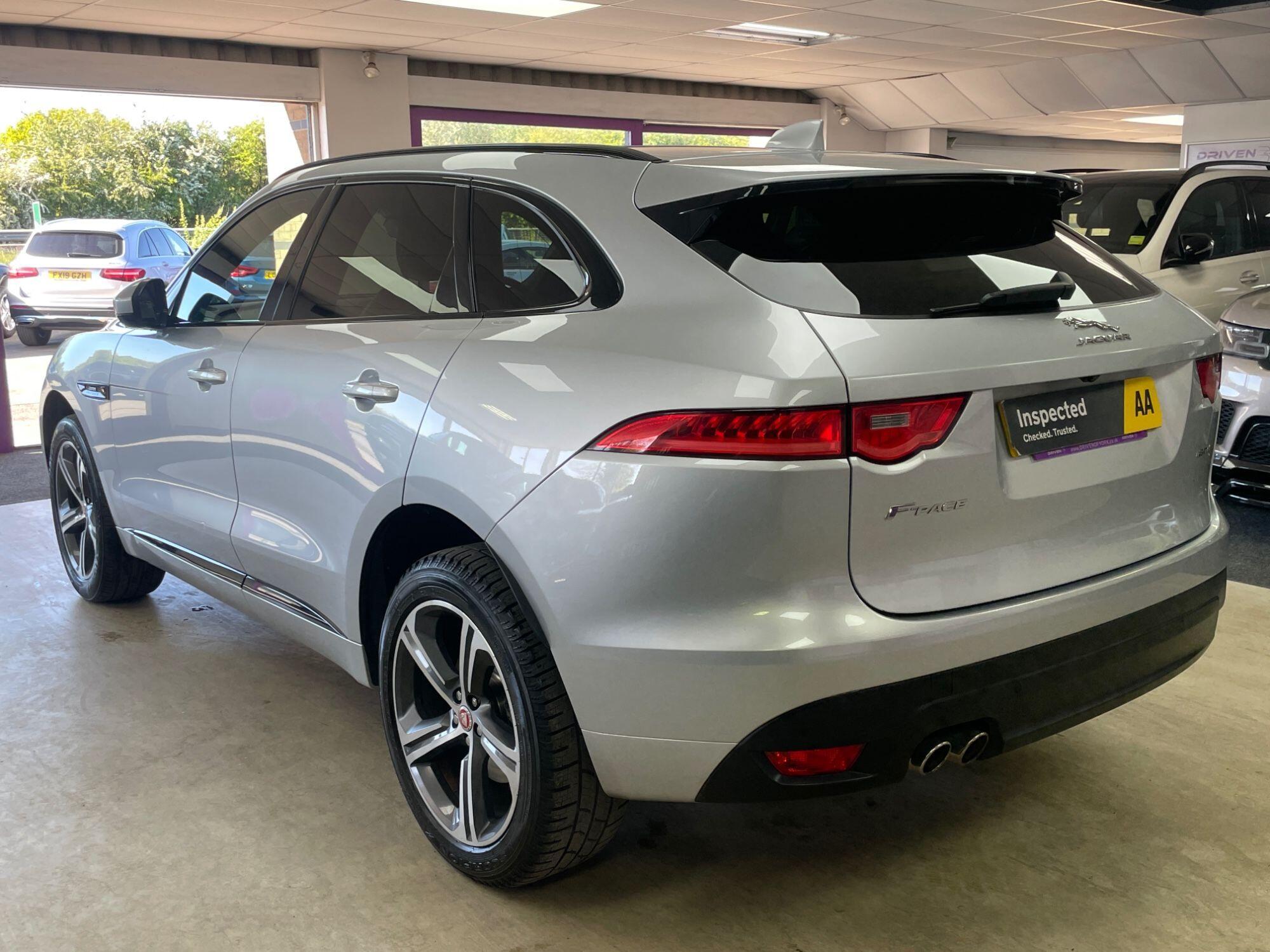 Jaguar F-Pace - Image 11