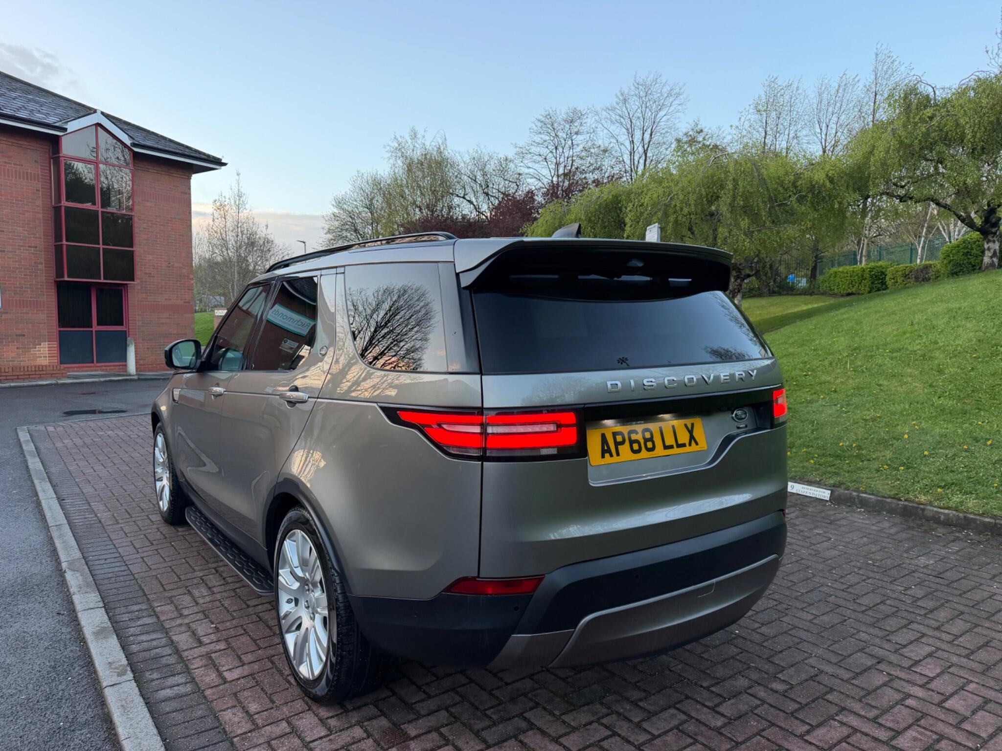 Land Rover Discovery - Image 9