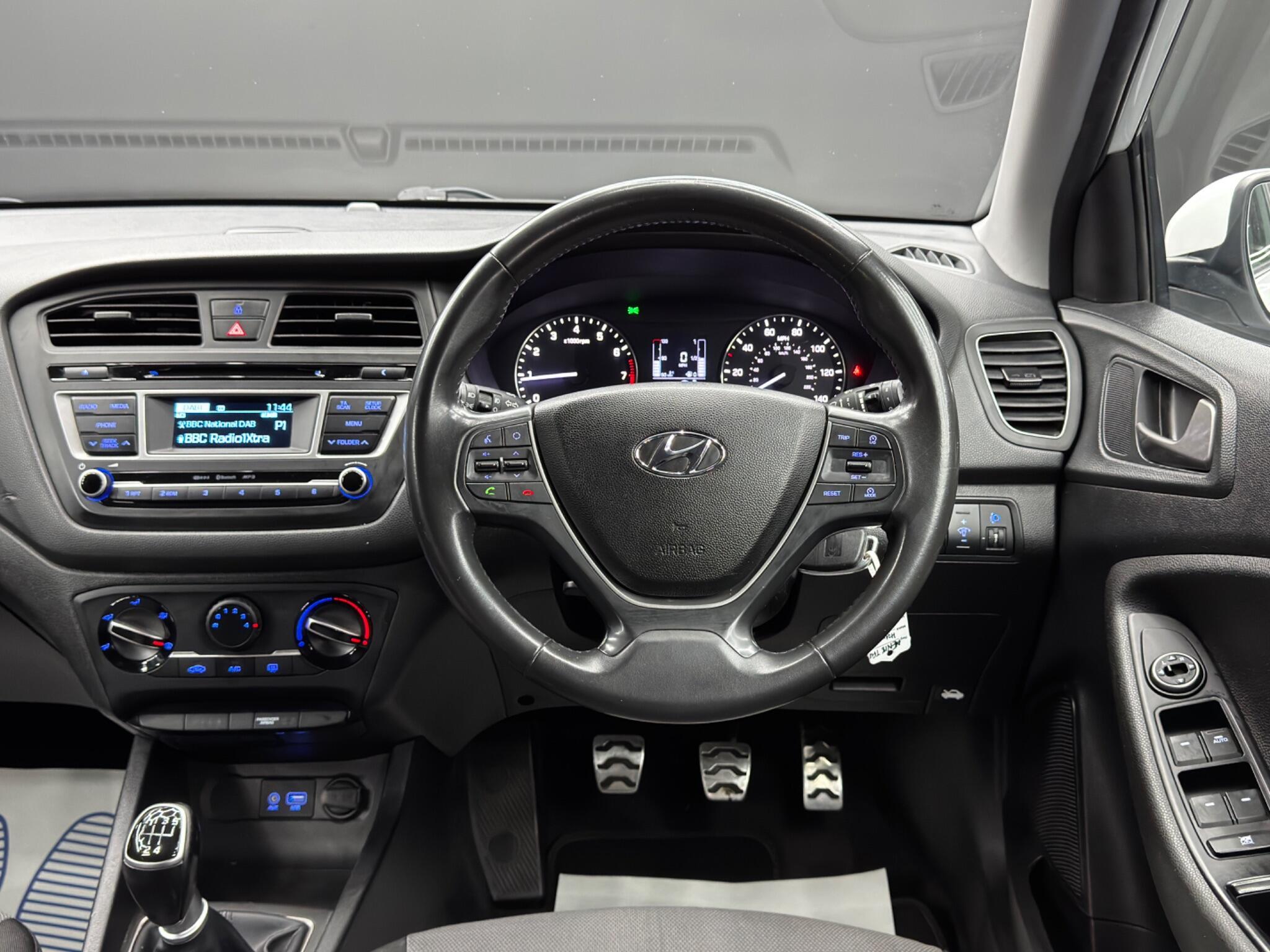 Hyundai i20 - Image 18