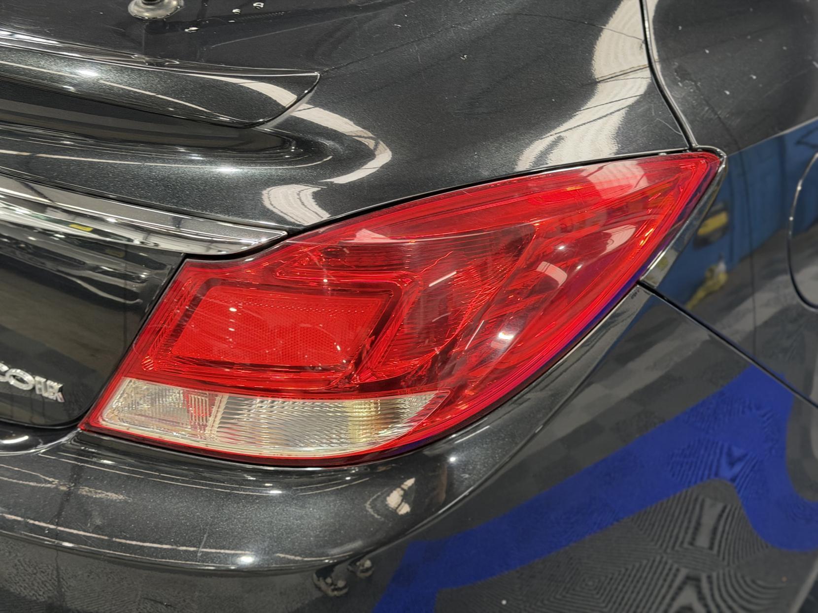 Vauxhall Insignia - Image 11