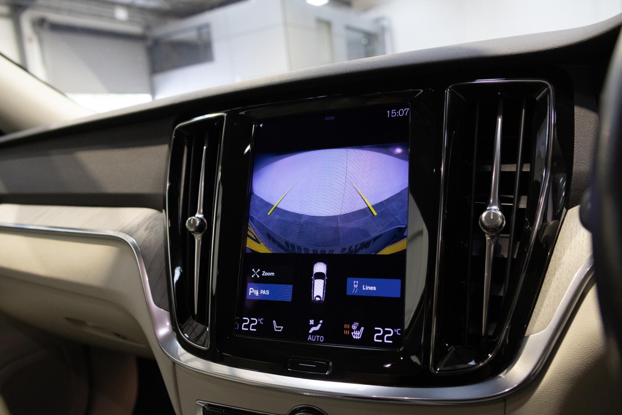 Volvo V60 CROSS COUNTRY - Image 18