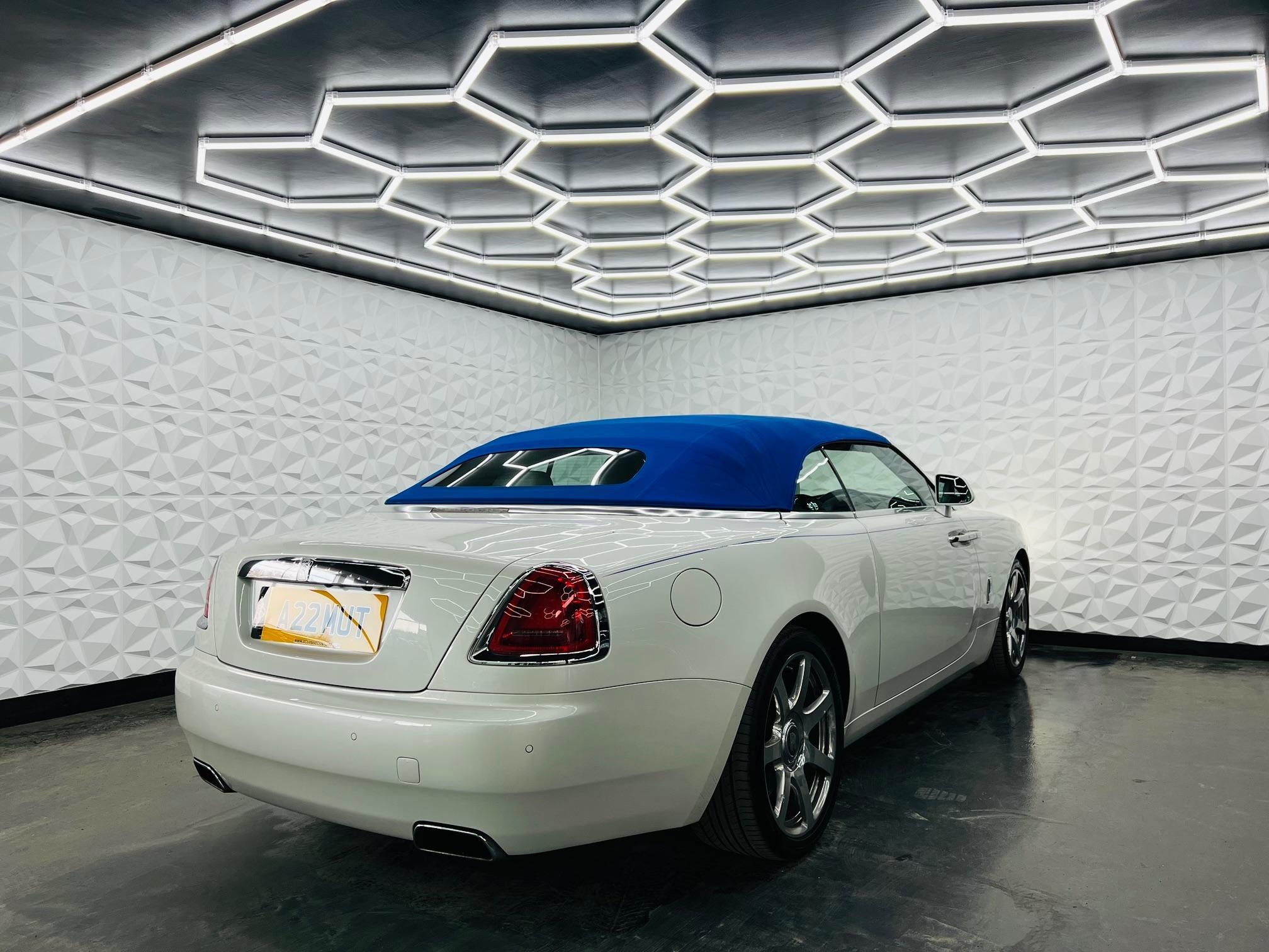 Rolls-Royce Dawn - Image 23