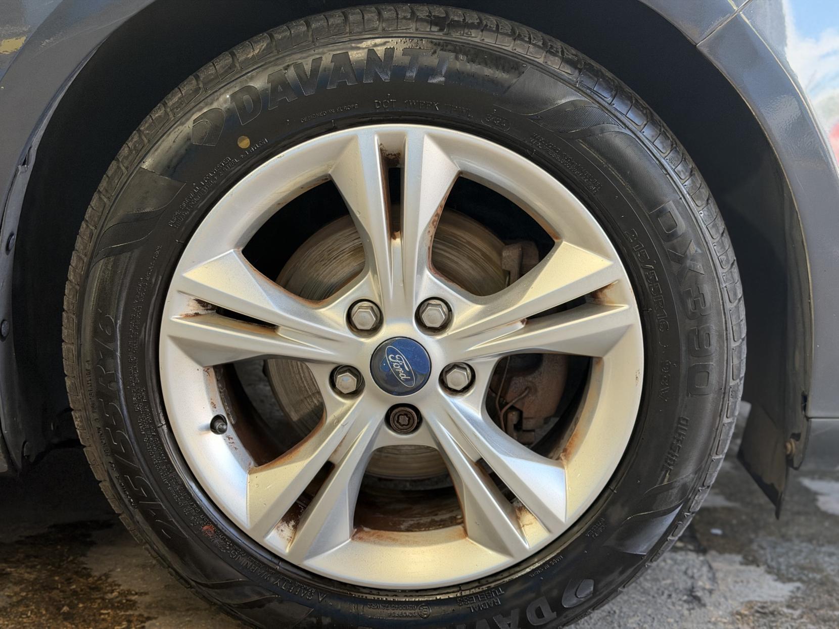 Ford Focus - Image 18