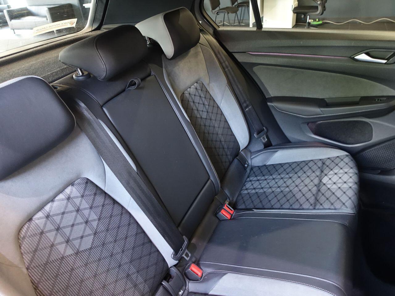 Volkswagen Golf - Image 14