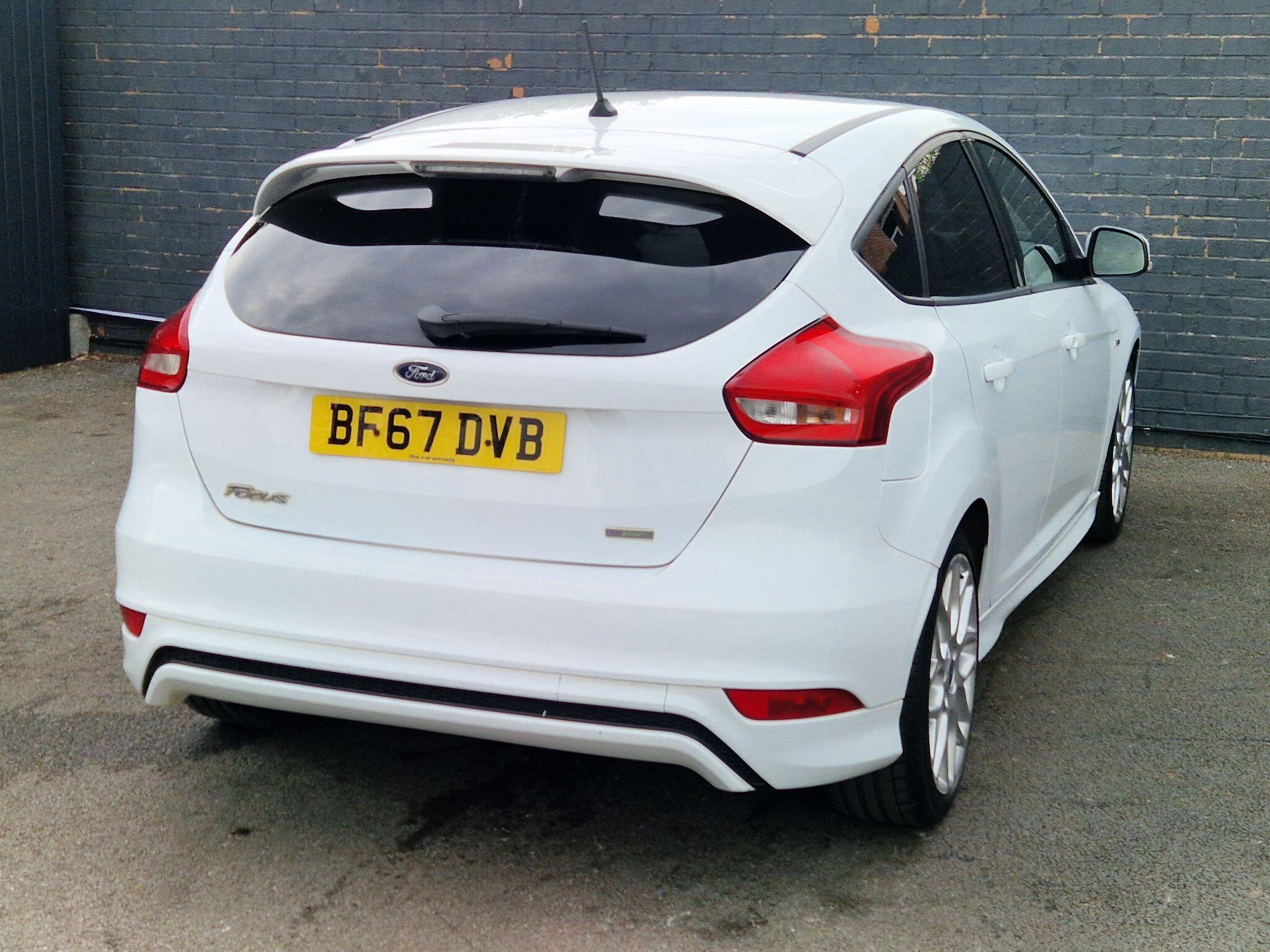 Ford Focus - Image 10