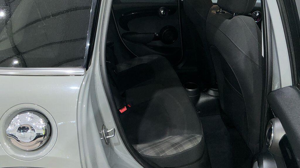 MINI Hatch - Image 9