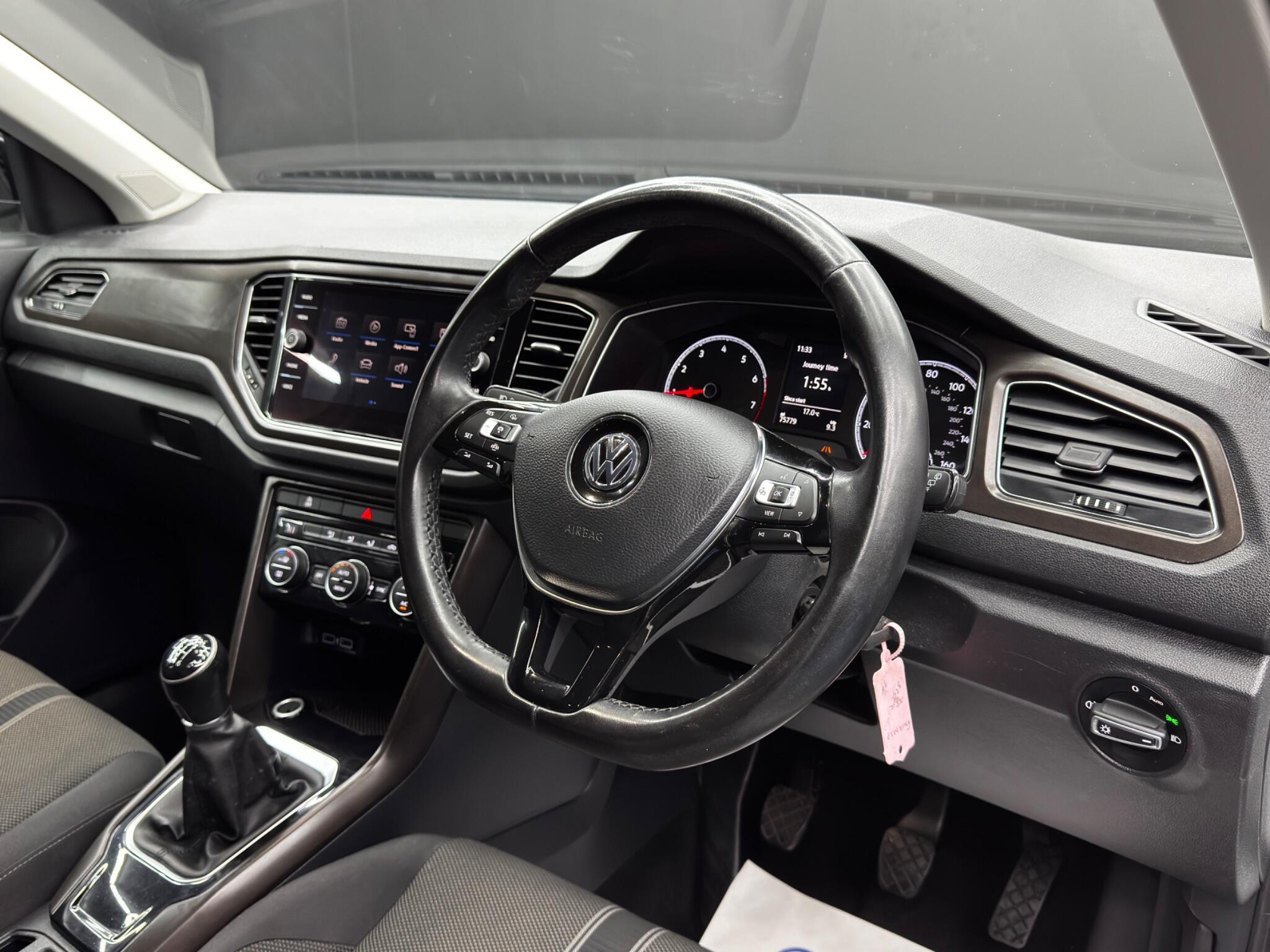 Volkswagen T-Roc - Image 9