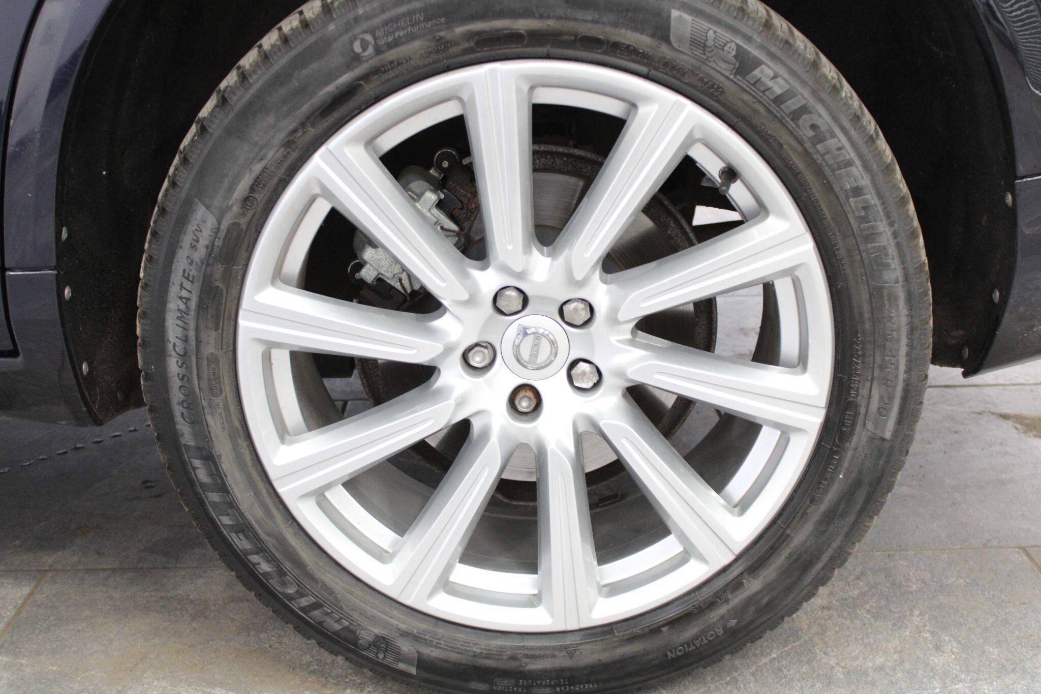 Volvo XC90 - Image 37