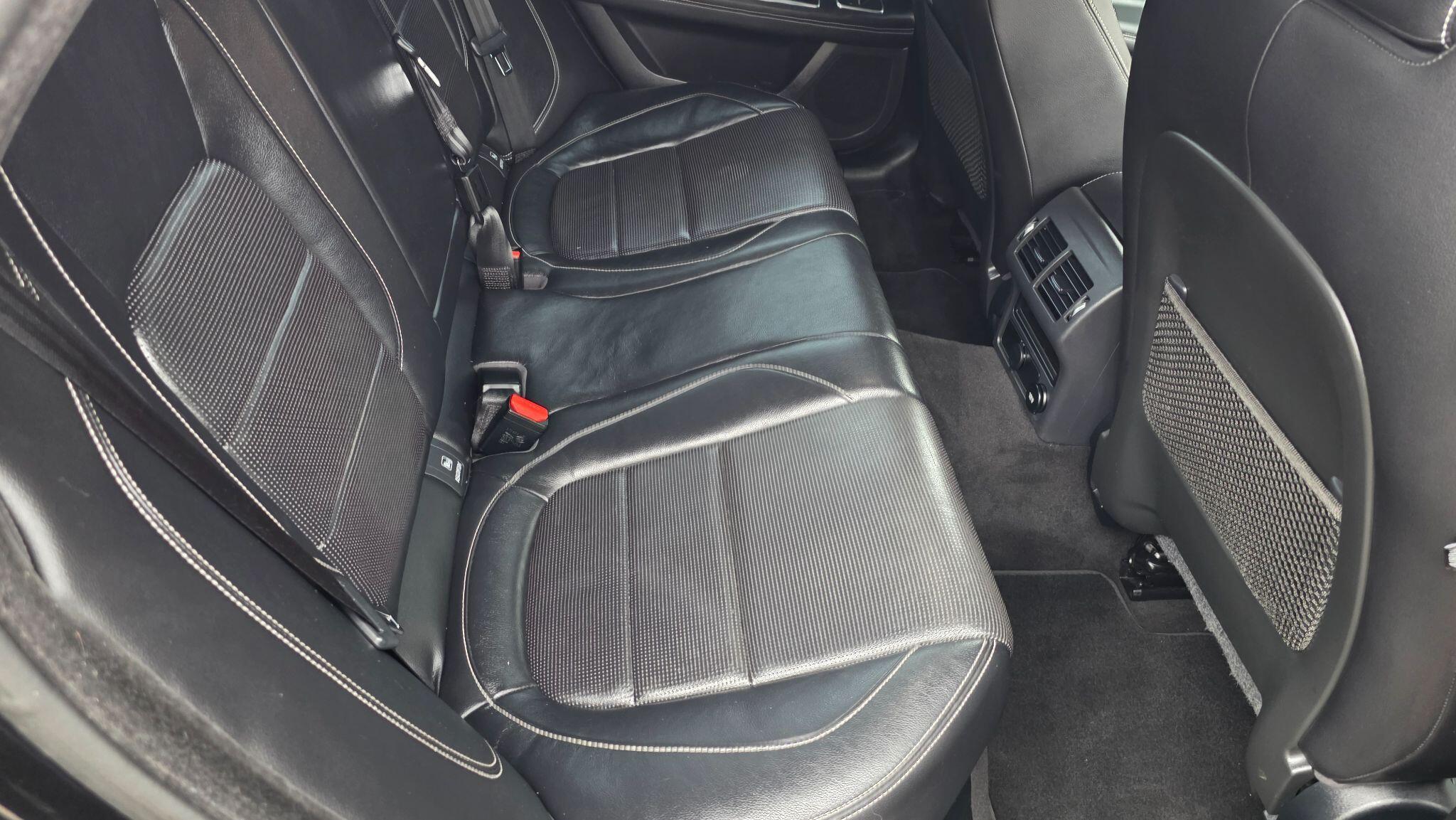 Jaguar XF - Image 42