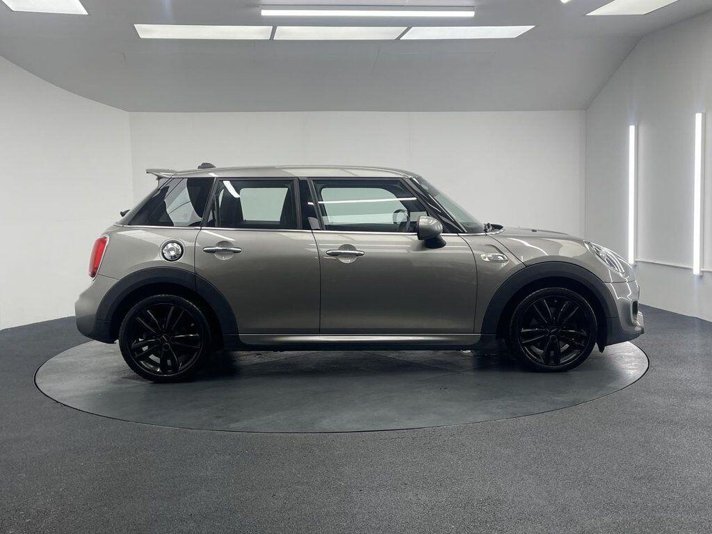MINI Hatch - Image 11
