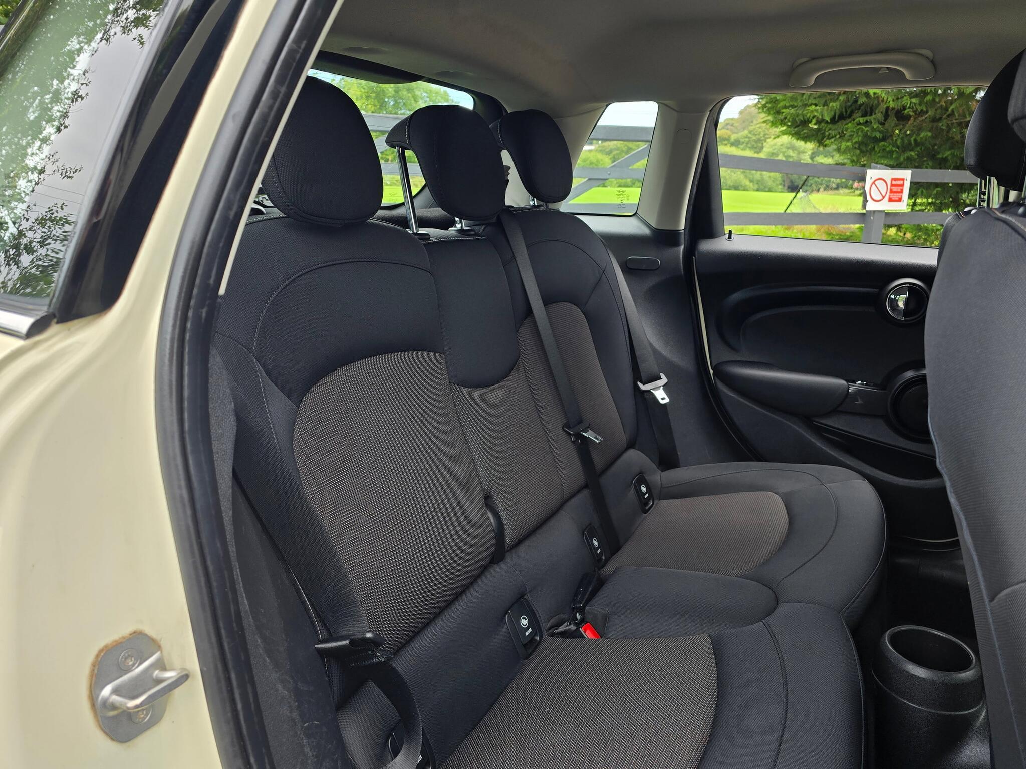MINI Hatch - Image 10