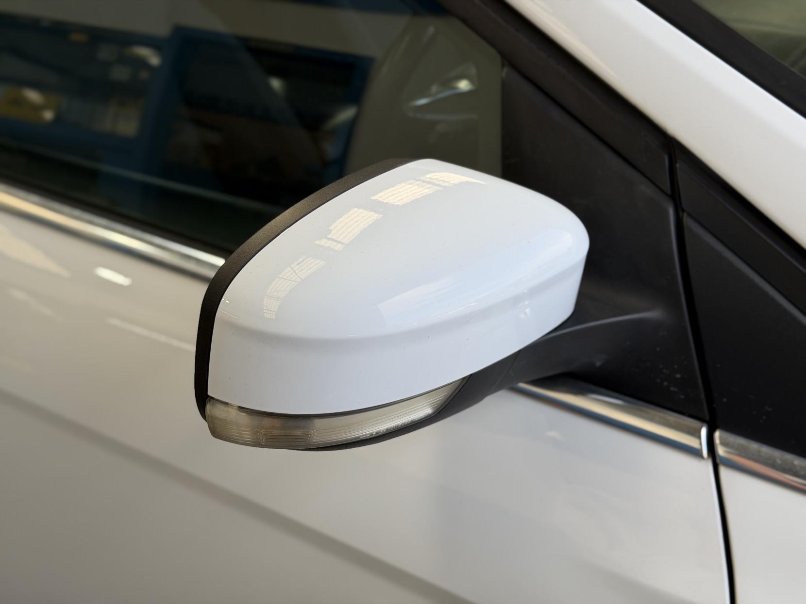 Ford Focus - Image 13