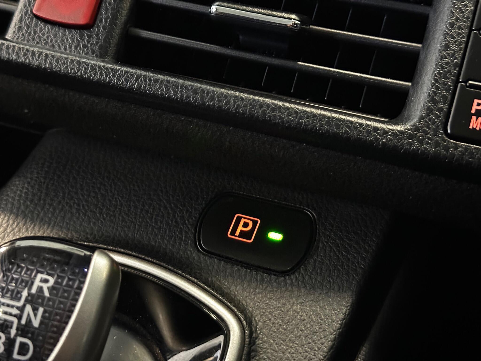 Toyota Noah - Image 37