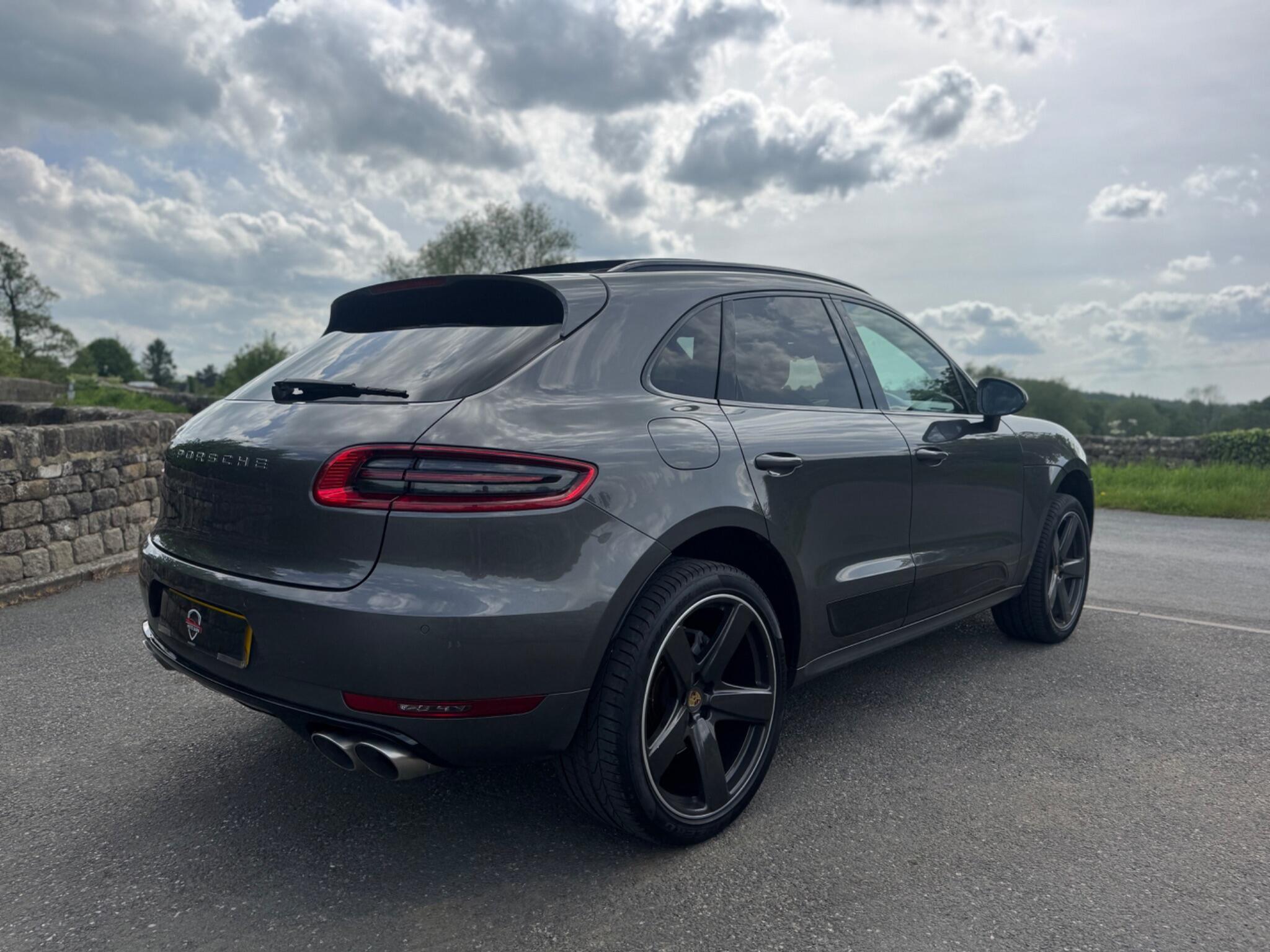 Porsche Macan - Image 19