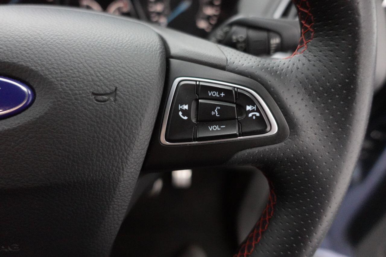 Ford Kuga - Image 17