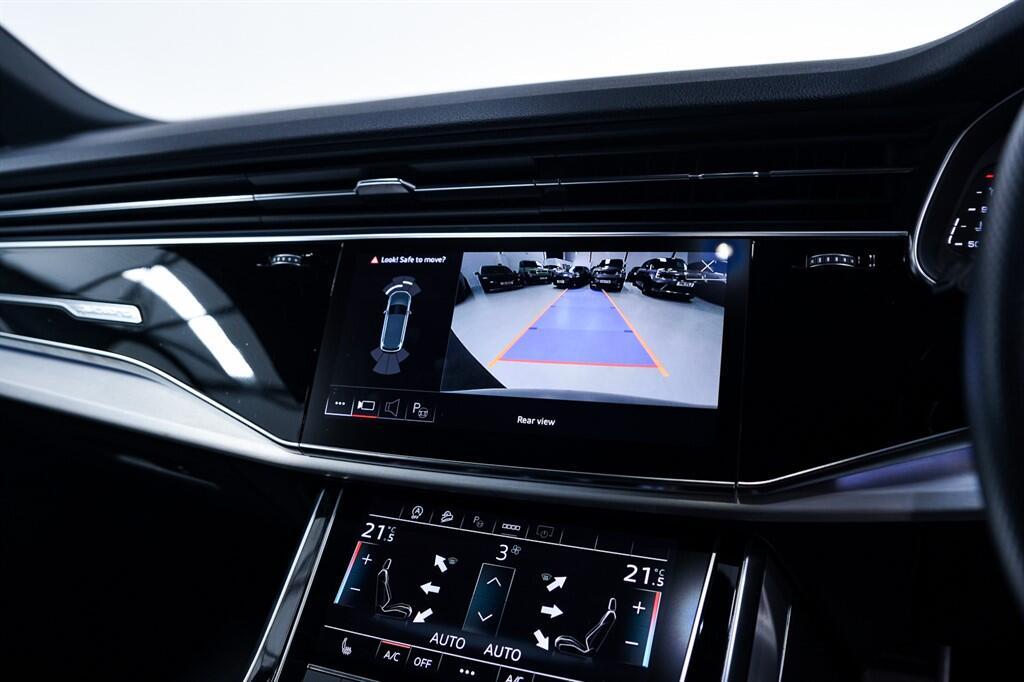 Audi Q7 - Image 28