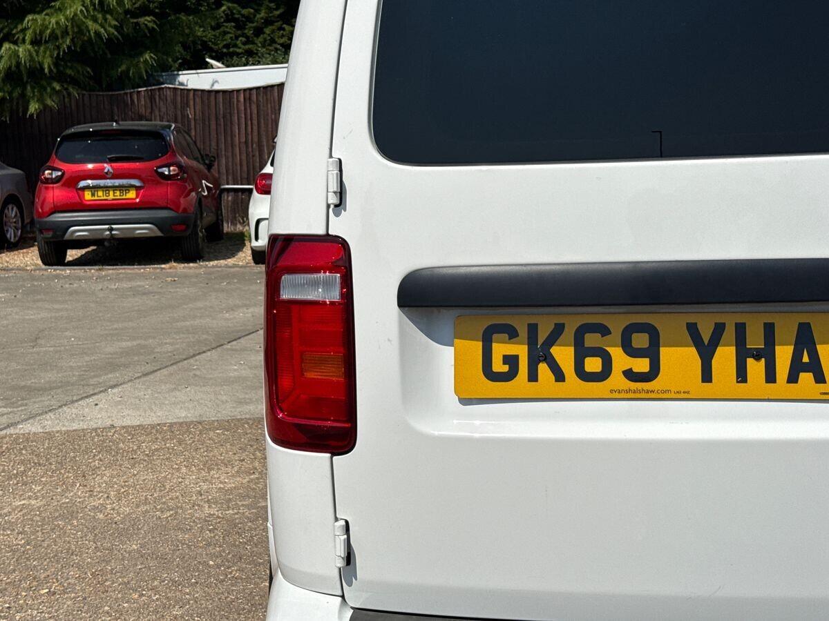 Volkswagen Caddy Maxi - Image 14